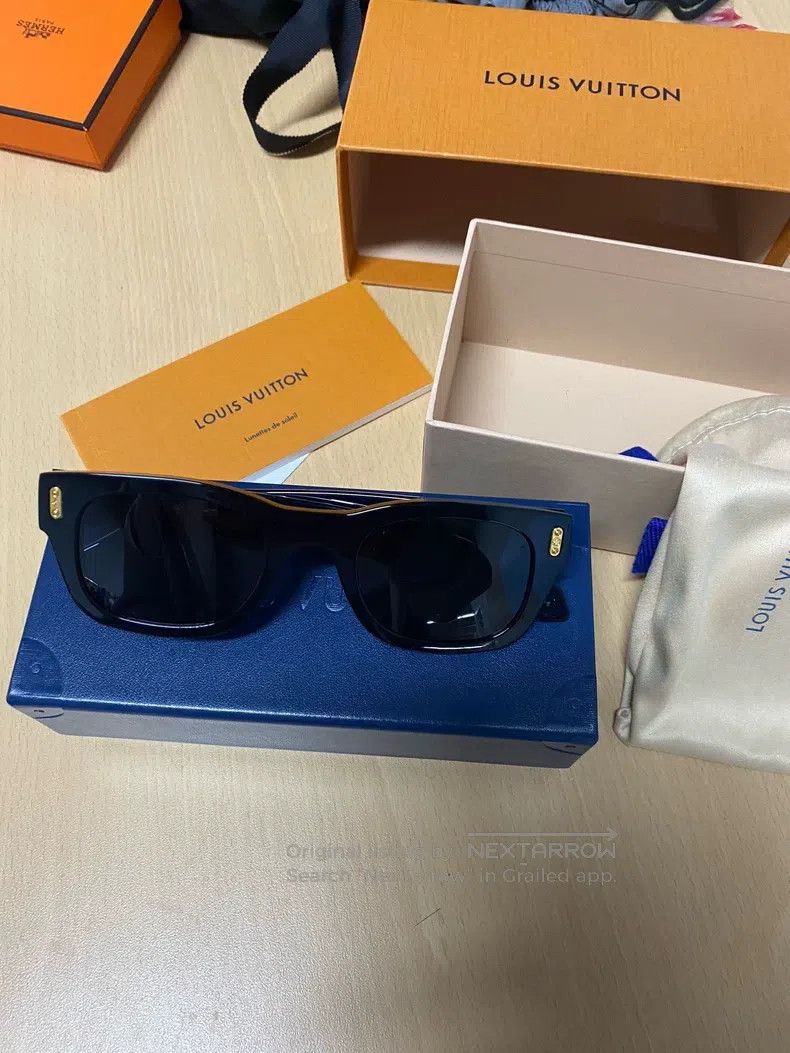 Louis Vuitton Louis Vuitton Logo Temple Trim Square Sunglasses Size ONE SIZE - 1 Thumbnail
