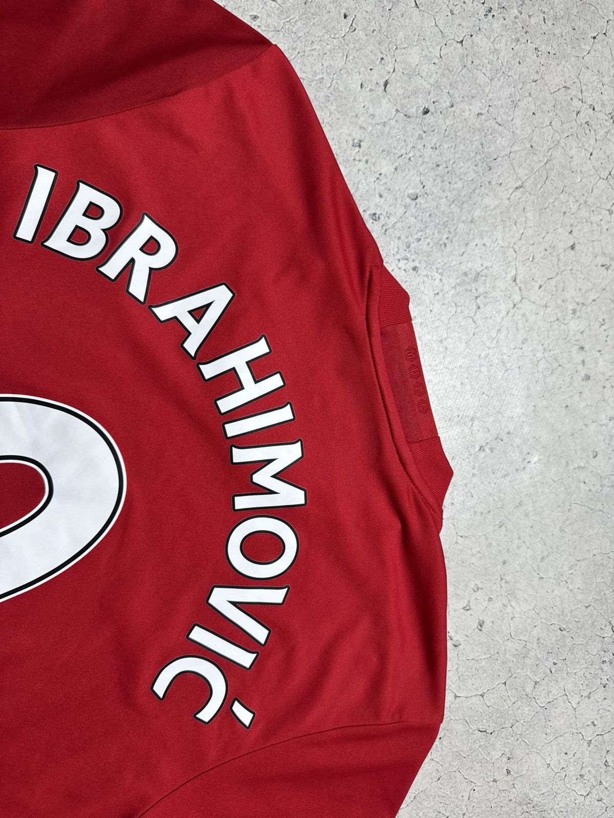 Adidas Adidas FC Manchester United Ibrahimovic #9 2016/2017 Jersey Size US M / EU 48-50 / 2 - 13 Thumbnail