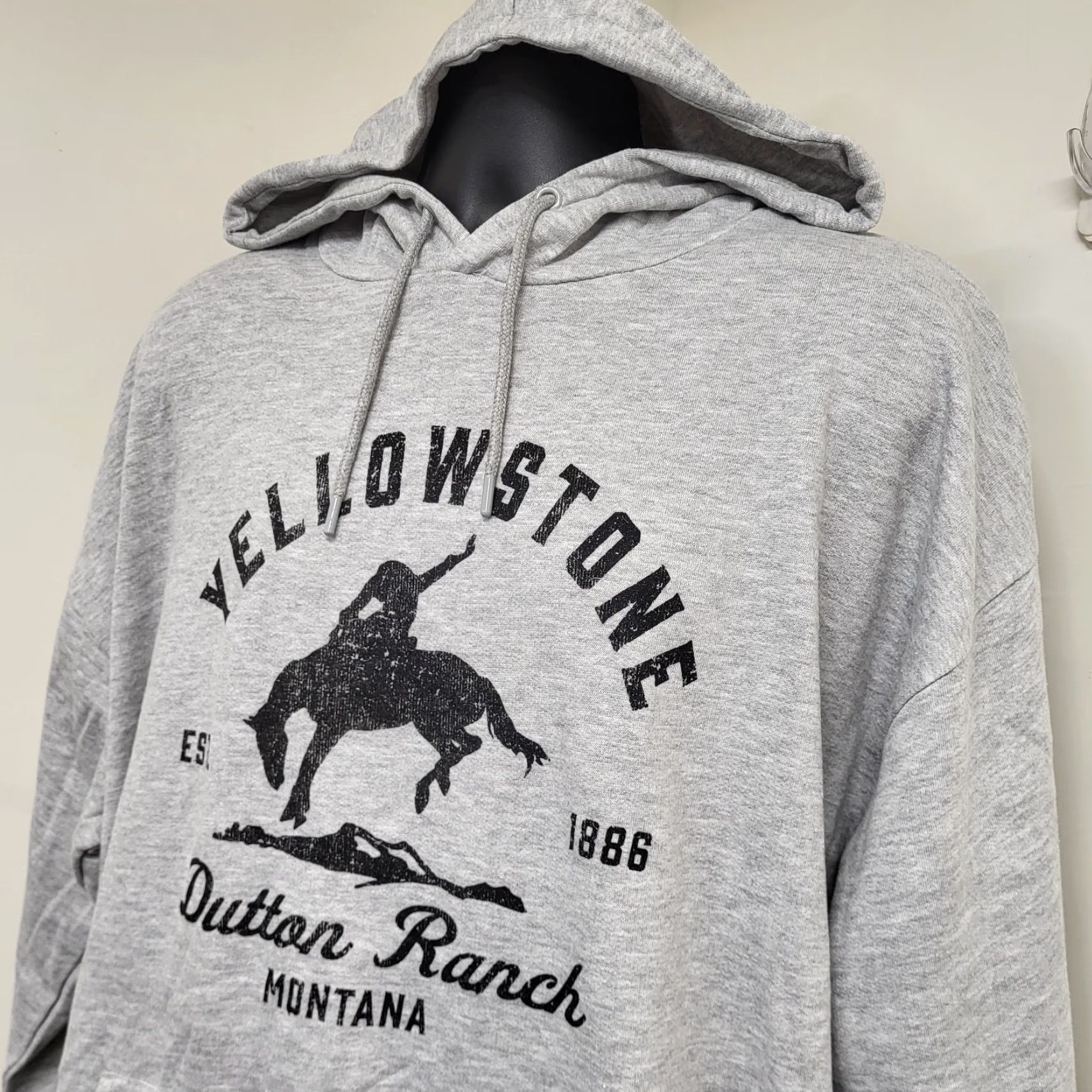 Vintage Yellowstone Hoodie Mens 2XL Gray Dalto n Ranch Bucking Bronco Montana Logo Graphic Print Pullover Hooded Fleece Sweatshirt Western Carded? Size US XXL / EU 58 / 5 - 4 Thumbnail