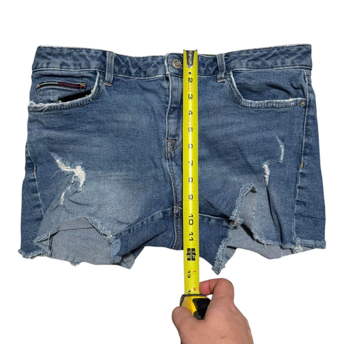 Tommy Hilfiger Tommy Hilfiger Medium Wash Cut Off Shorts Women 10 34" Waist Size 34" / US 12 / IT 48 - 8 Thumbnail