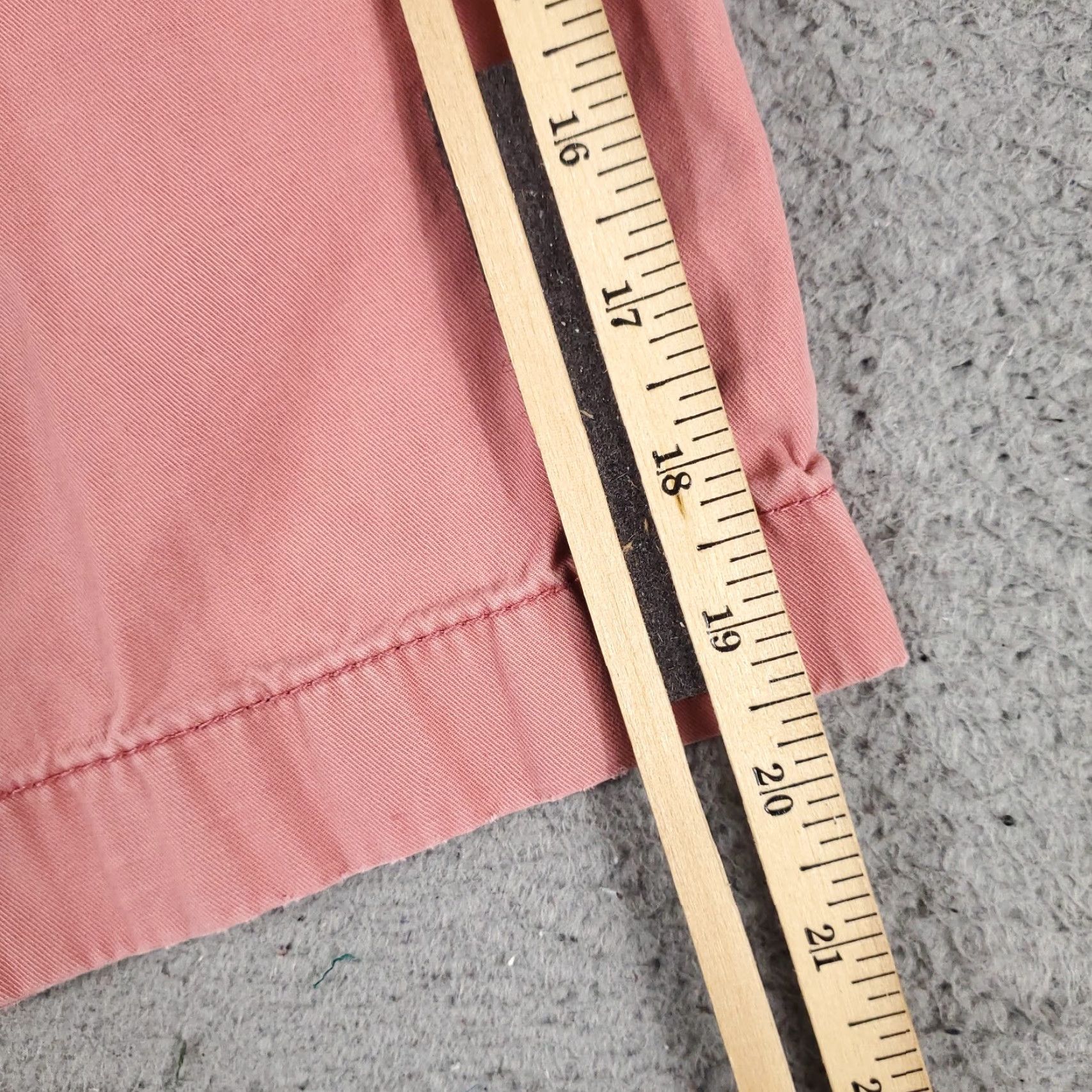 Tommy Hilfiger VINTAGE Tommy Hilfiger Shorts Men Size 32 Pink Casual Chino Flat Front Summer Size US 32 / EU 48 - 5 Thumbnail