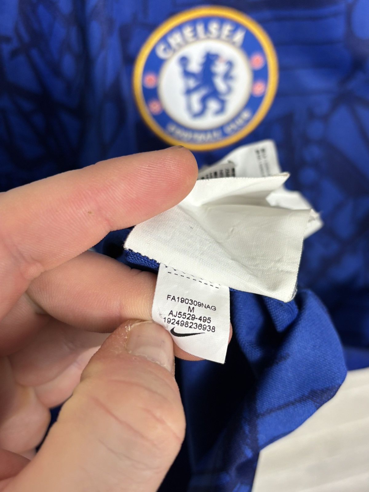 Nike CHELSEA 2019 2020 HOME FOOTBALL SHIRT SOCCER JERSEY NIKE Size US M / EU 48-50 / 2 - 9 Thumbnail