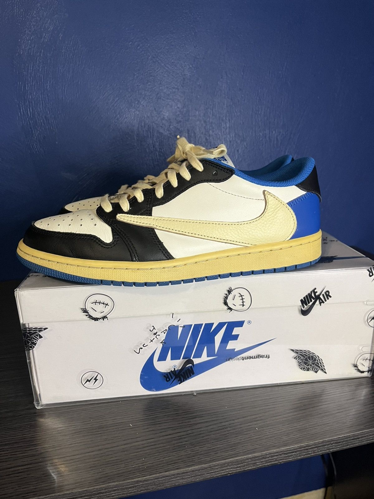 Fragment Design × Nike × Travis Scott Jordan 1 Retro Low OG SP Fragment x Travis Scott Size US 11 / EU 44 - 1 Thumbnail
