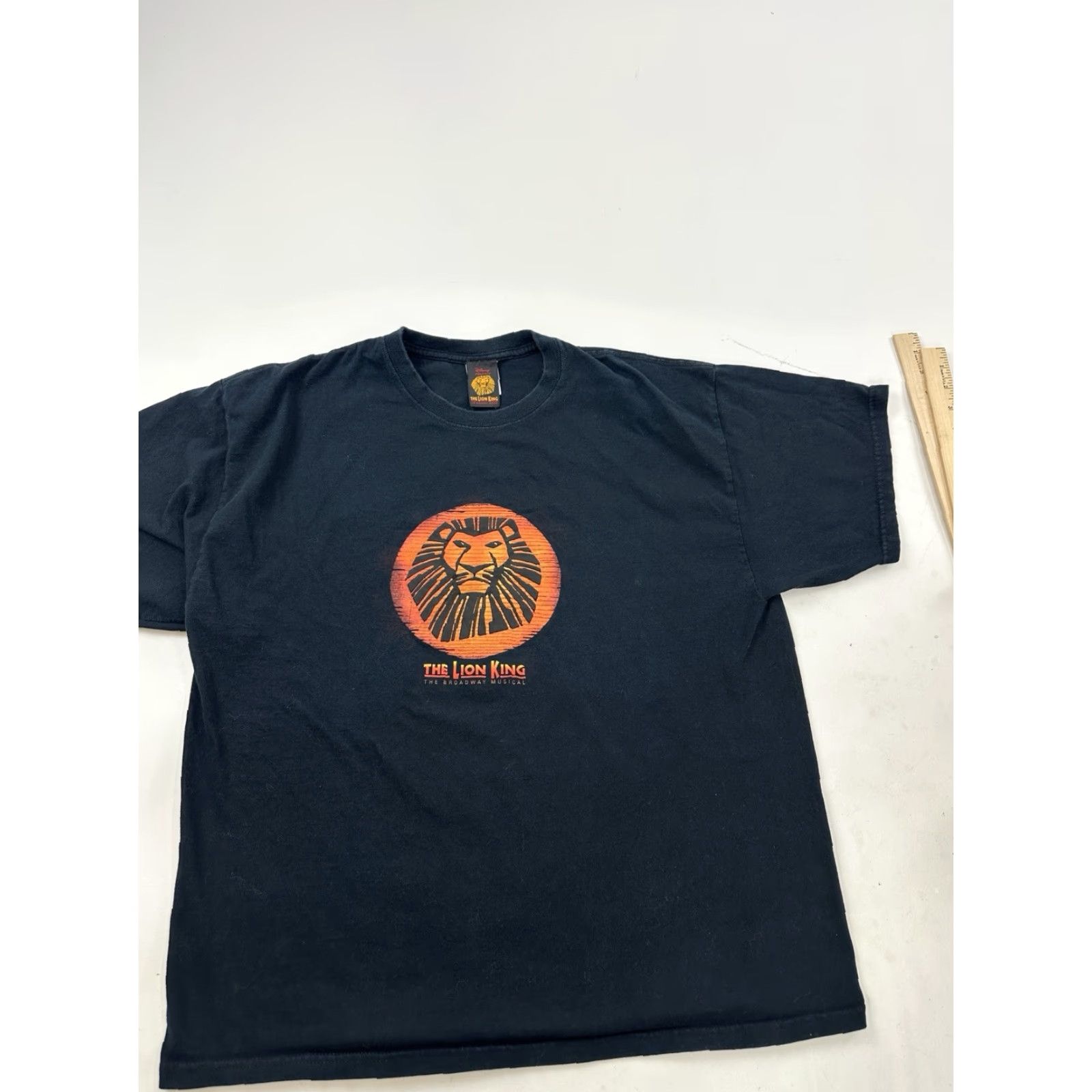 Disney The Lion King Shirt Adult XL Broadway Musical Pullover Crew Neck Short Sleeve Size US XL / EU 56 / 4 - 2 Thumbnail