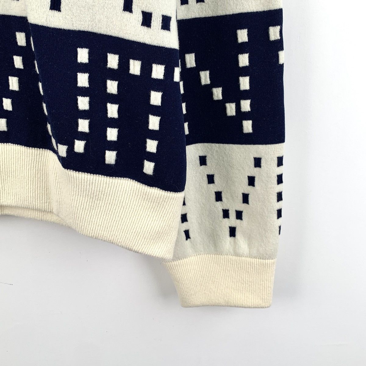 Louis Vuitton Louis Vuitton Colorblocked Logo Letter Sheep Wool Sweatshirt Size S / US 4 / IT 40 - 4 Thumbnail