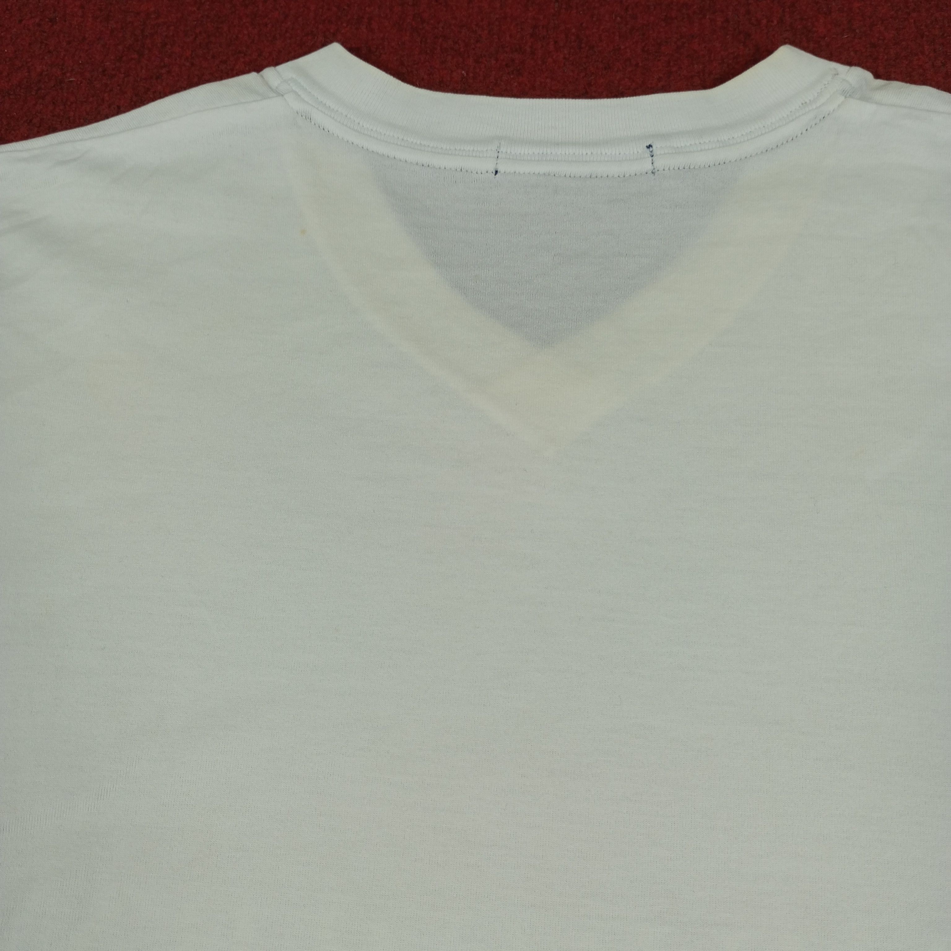 Burberry Burberry London Luxury Fashion Custom Art Tshirt Size US M / EU 48-50 / 2 - 4 Thumbnail
