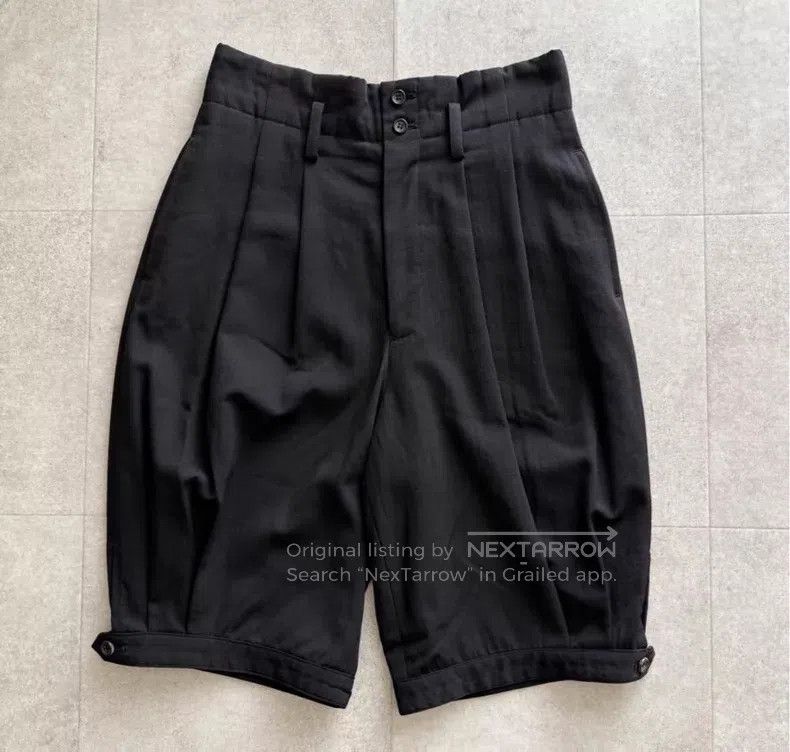 Comme des Garcons Comme Des Garcons size S High-waisted pleated short pants, Size 23" - 1 Thumbnail