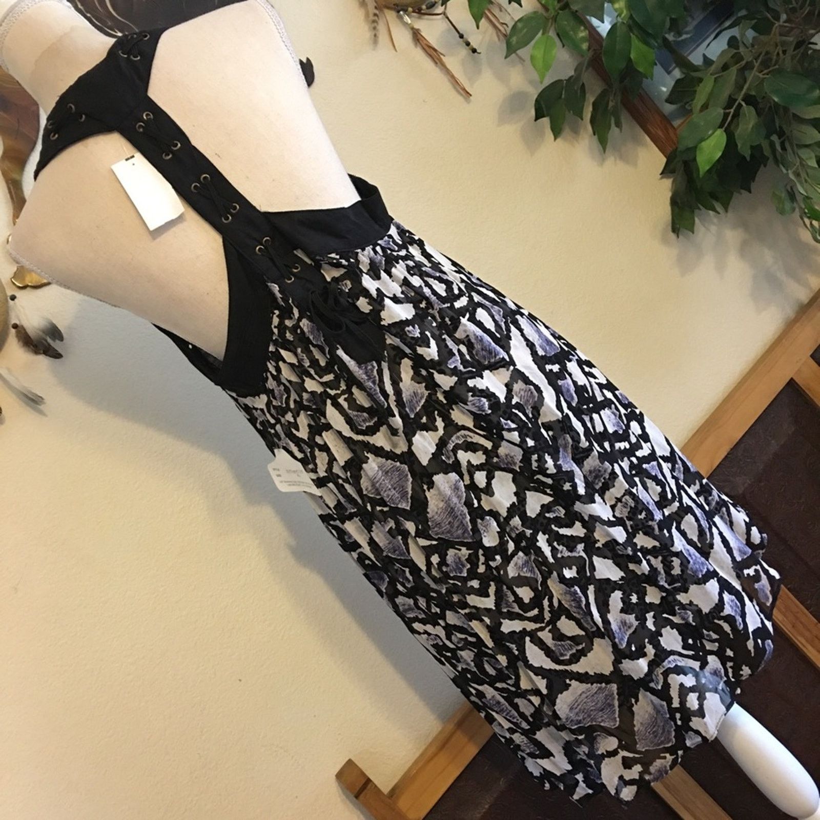Designer Angie pattern grommet detail dress NWT XL Size XL / US 12-14 / IT 48-50 - 3 Thumbnail
