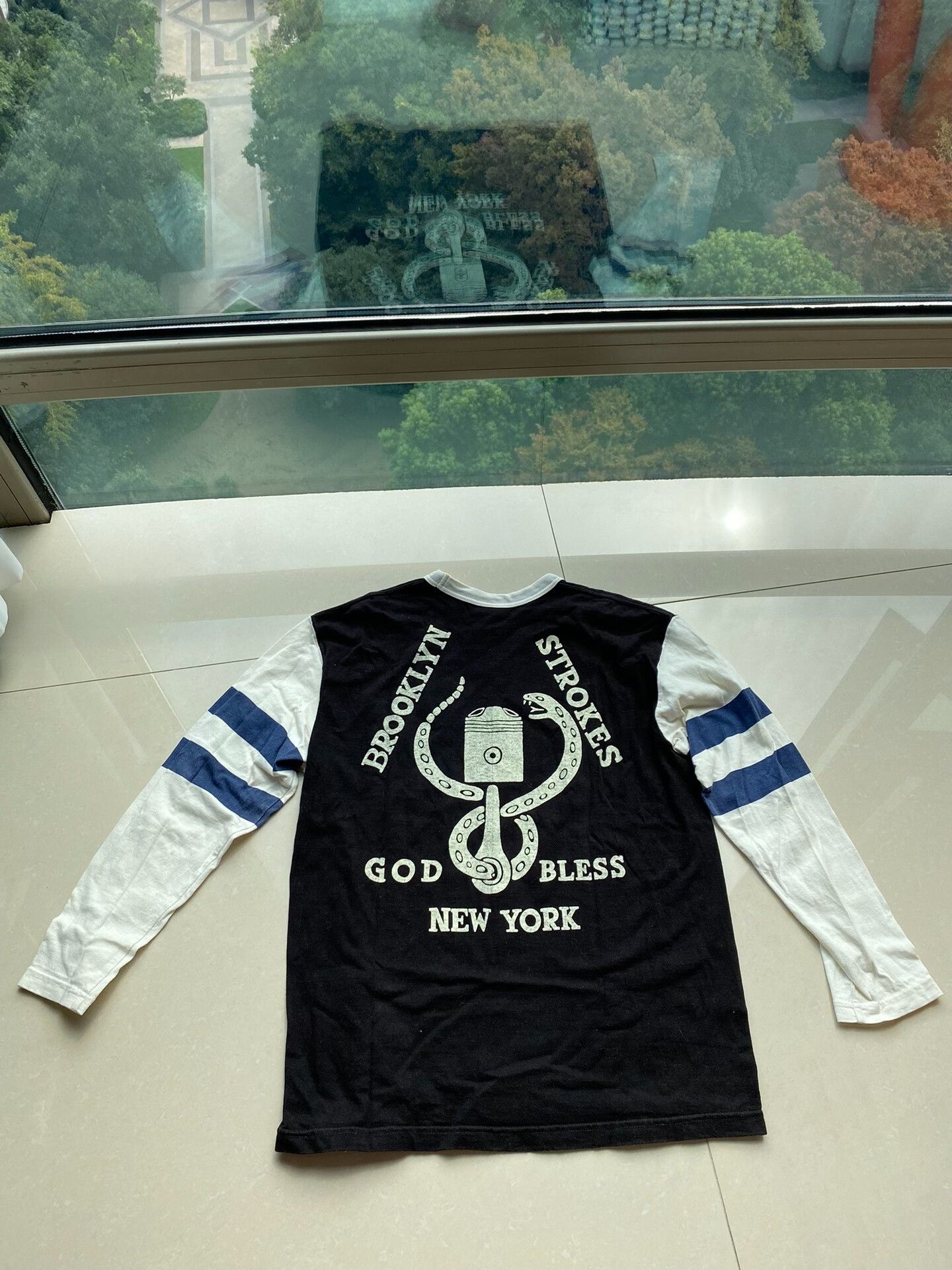 Freewheelers brooklyn strokes long sleeve graphic tee Size US S / EU 44-46 / 1 - 1 Thumbnail