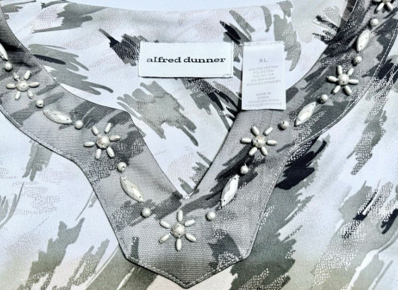 Other Alfred Dunner XL Embellished V-Neck Top Gray Abstract Print Size XL / US 12-14 / IT 48-50 - 3 Thumbnail