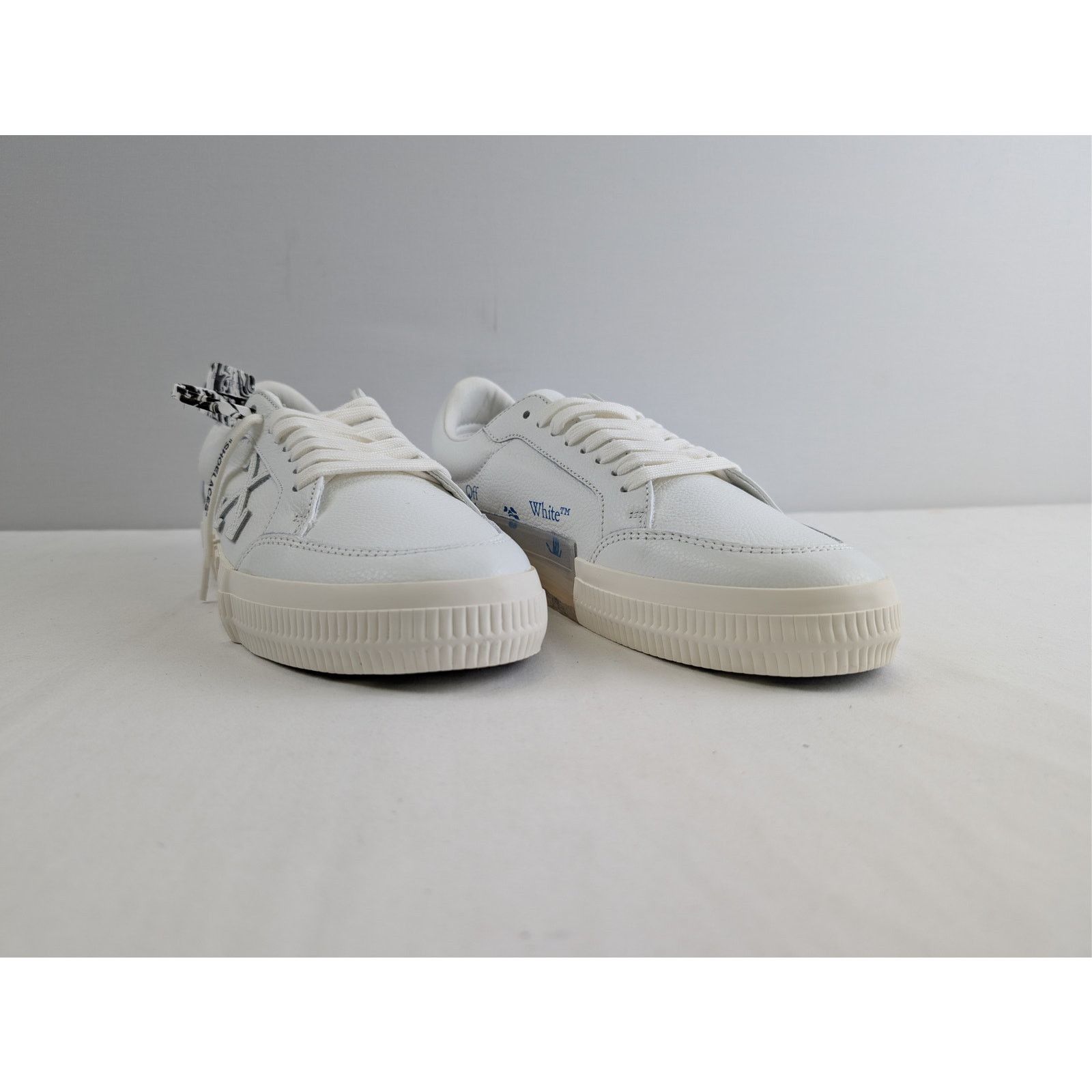 o1rshd1 Low Vulcanized Leather Sneakers in White