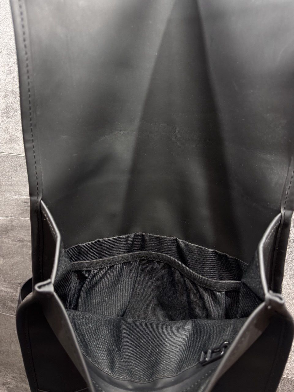 Rains Rains Backpack Black Unisex Size ONE SIZE - 14 Thumbnail