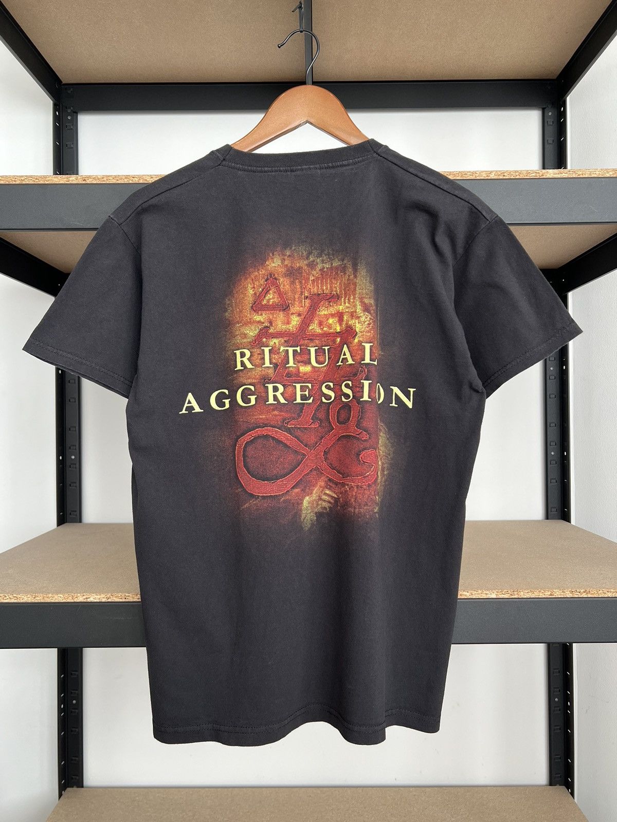 Band Tees Vintage 2019 Soulfly Ritual Metal Band Black T-shirt Size US M / EU 48-50 / 2 - 2 Thumbnail