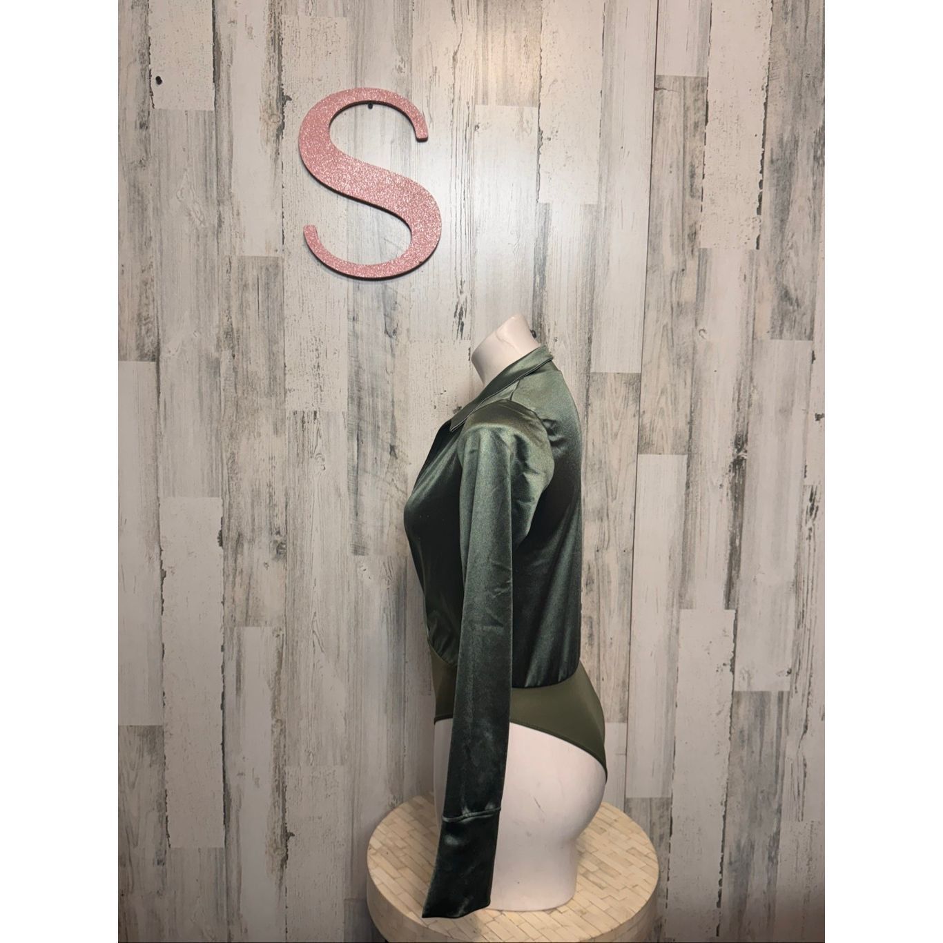 Other Fashion Nova Satin Deep V Bodysuit Long Sleeve Green Size S Size S / US 4 / IT 40 - 2 Thumbnail