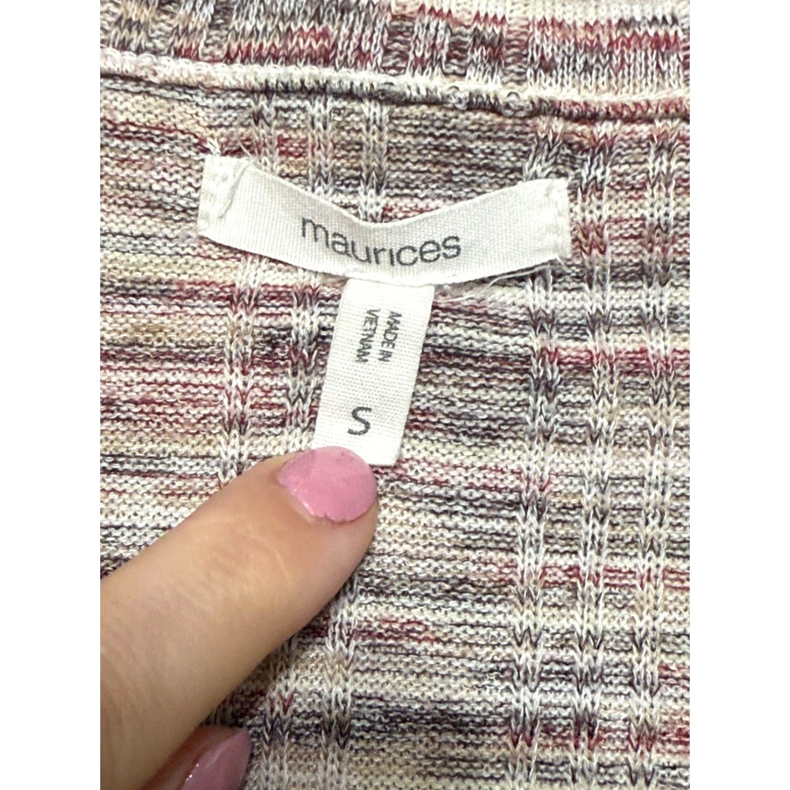Vintage Maurices Shirt Women's Size Small Gray White Red Long Sleeve V-Neck T-Shirt Casual Modern Knit Regular 95%? Size S / US 4 / IT 40 - 5 Thumbnail