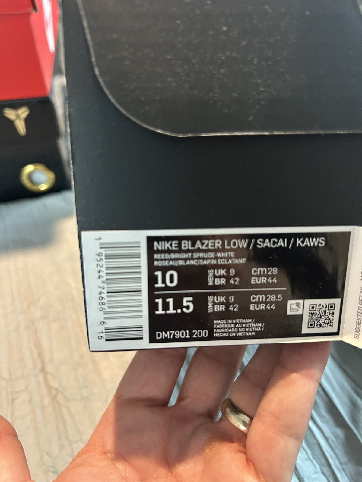 Kaws × Nike × Sacai Nike Blazer x Kaws x Sacai Size US 10 / EU 43 - 8 Thumbnail