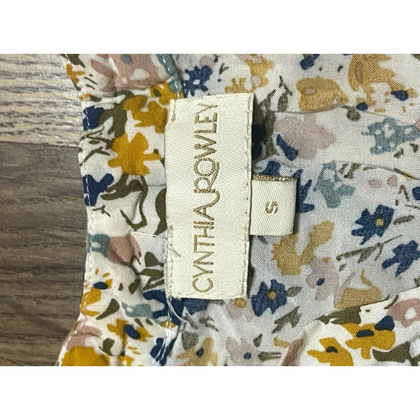 Cynthia Rowley Cynthia Rowley Shirt Women's Size Small Floral V-neck 3/4 Sleeve Multicolor Casual T-Shirt Womens Size S / US 4 / IT 40 - 7 Thumbnail