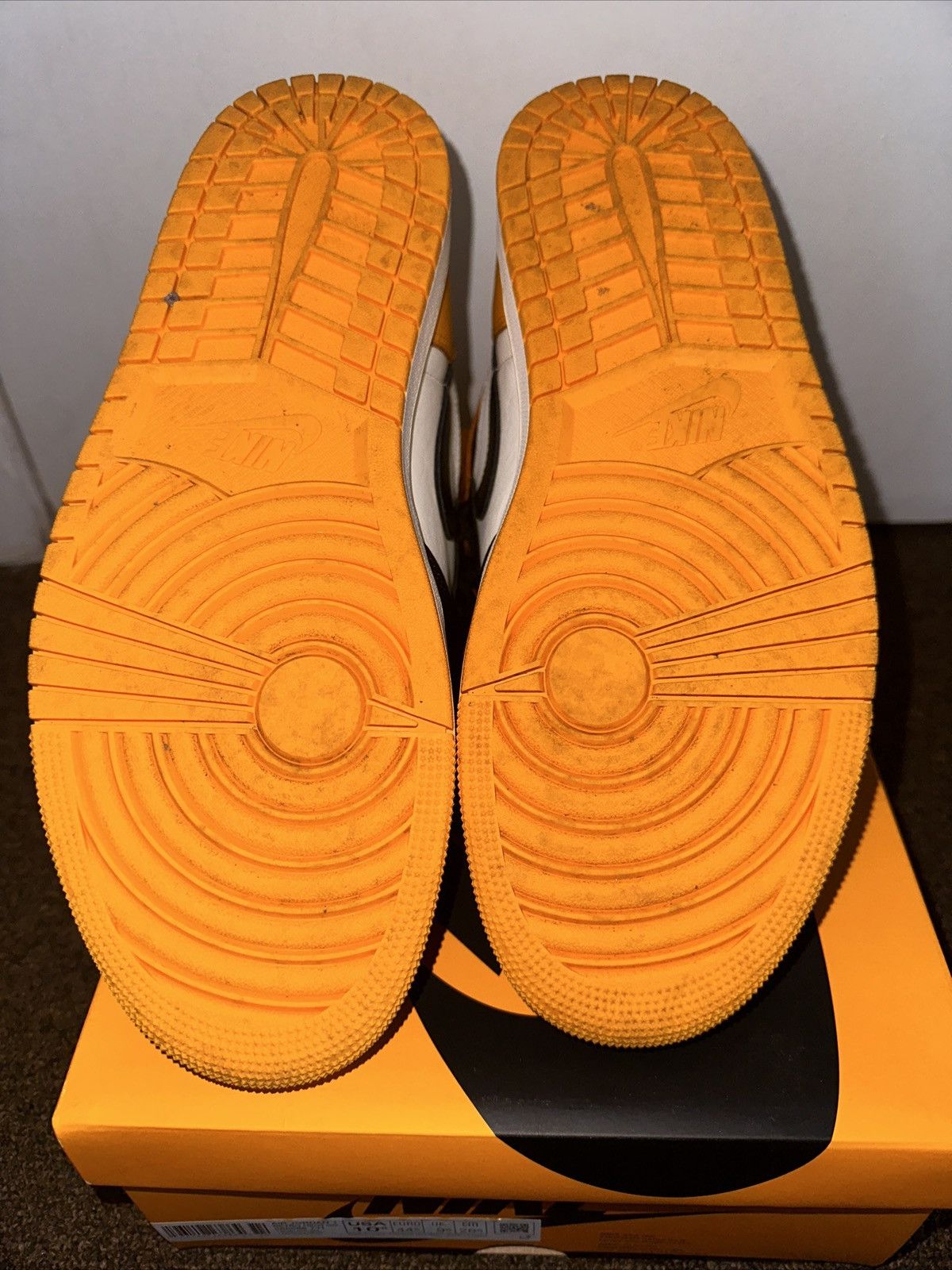 Jordan Brand × Nike Size 10.5 Air Jordan 1 Yellow toe Size US 10.5 / EU 43-44 - 6 Thumbnail