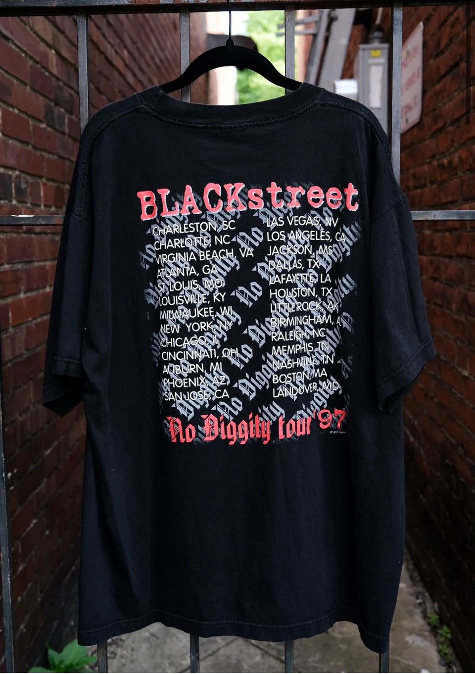 Band Tees 97 BlackStreet “No Diggity” Tour Tee Size US XL / EU 56 / 4 - 2 Thumbnail