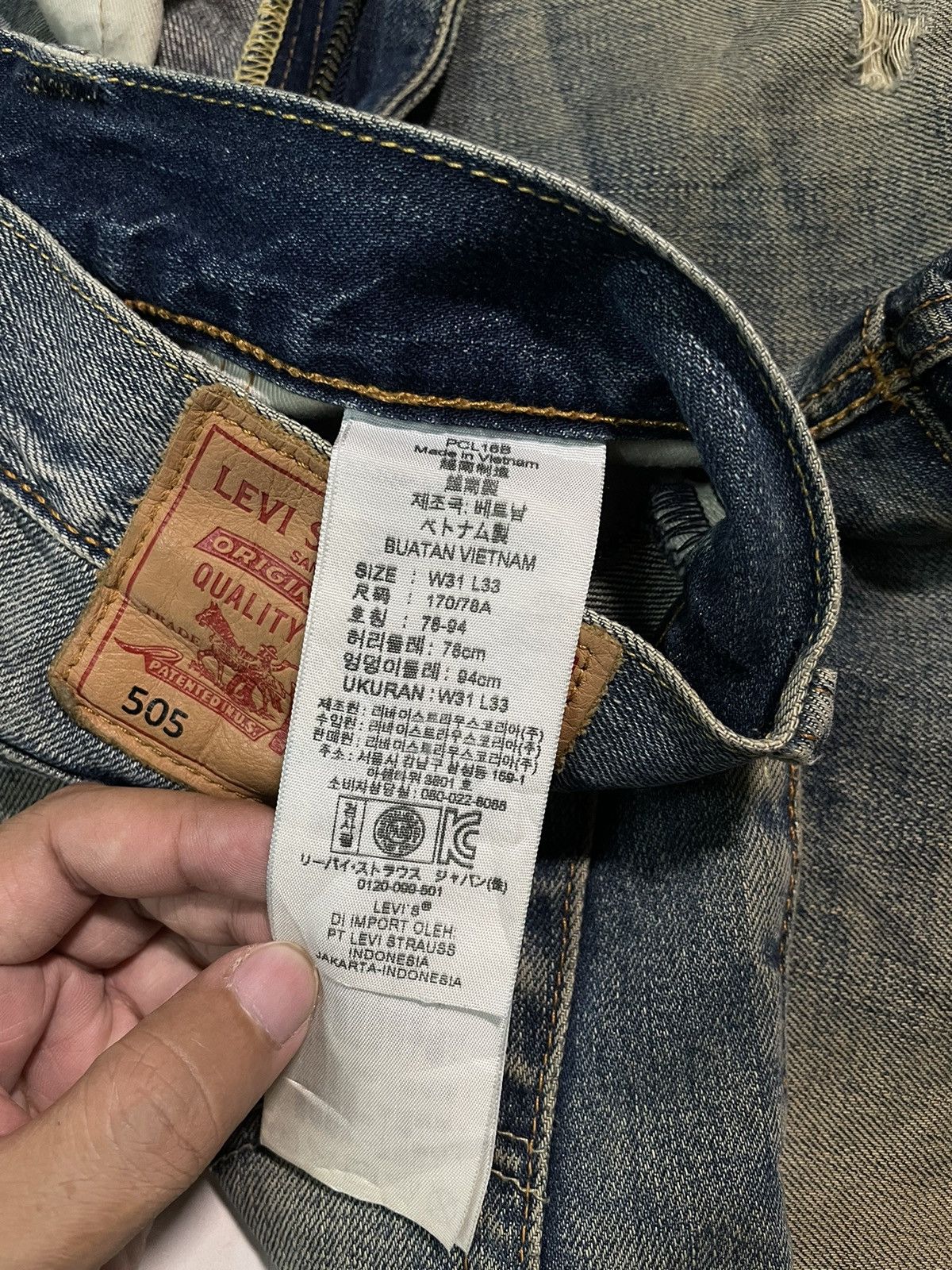 Levi's Vintage Levi’s 505 Jeans Distressed Straight Denim size 34 Size US 34 / EU 50 - 8 Thumbnail