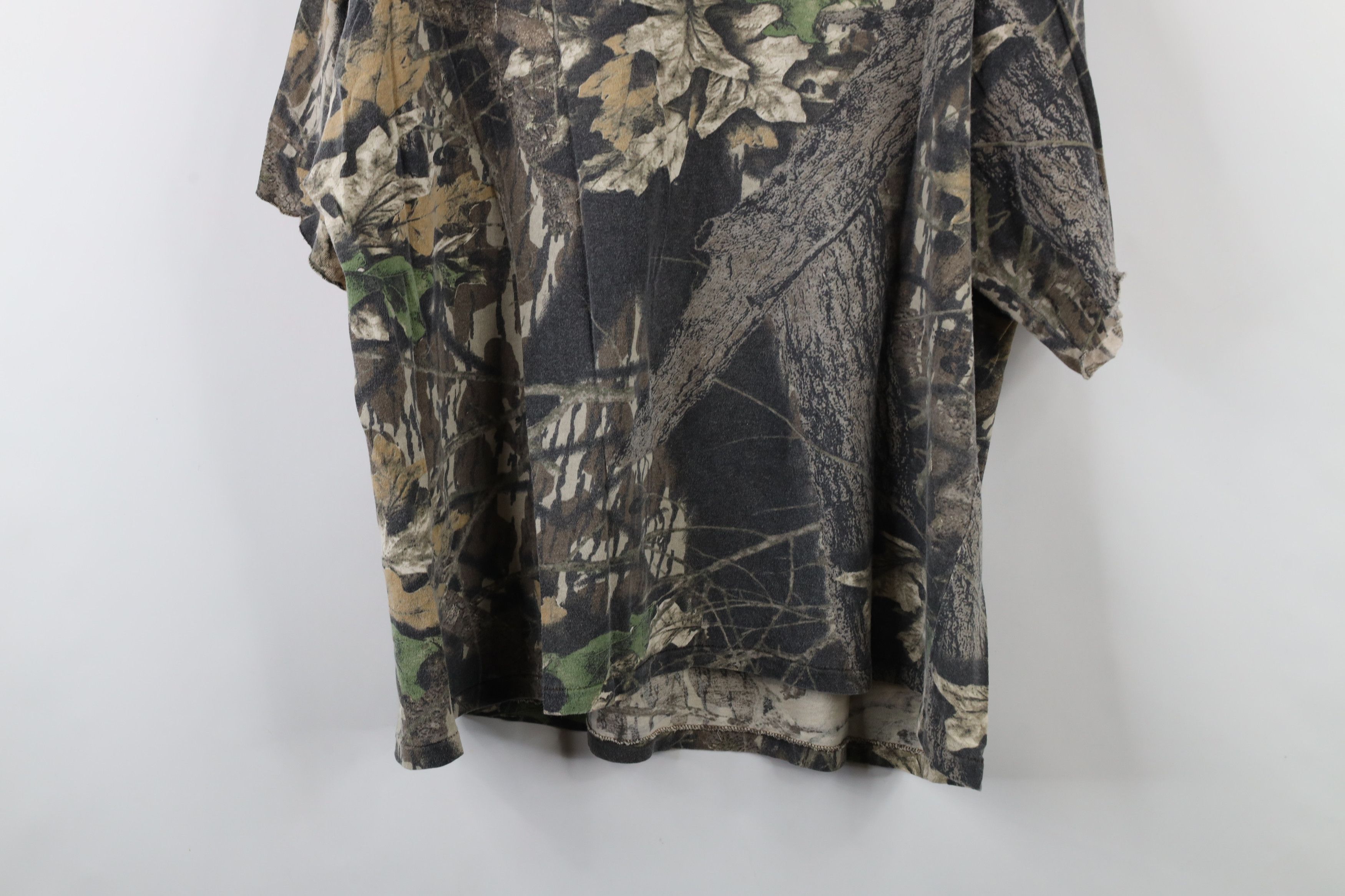 Mossy Oaks × Vintage Vintage 90s Mossy Oak Camouflage Pocket T-Shirt Cotton USA Size US XL / EU 56 / 4 - 13 Thumbnail