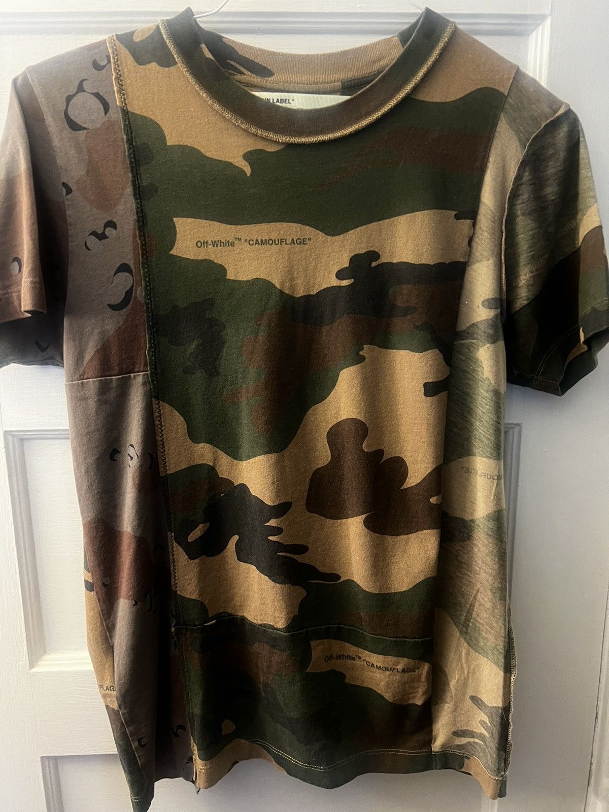 Off-White Reconstructed Camo Tee size XS