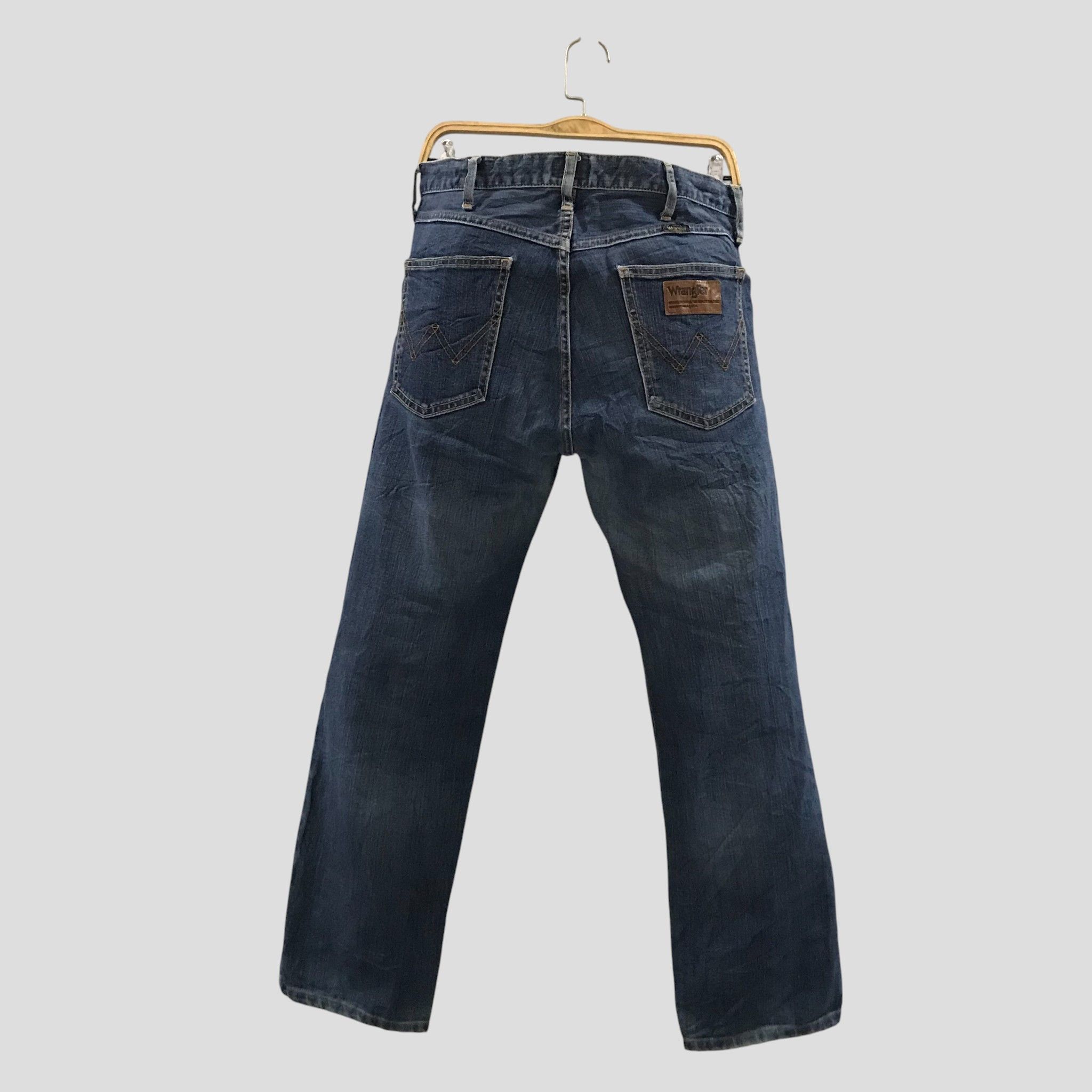 Wrangler Vintage 90s Wrangler Japan Faded Blue Stone Washed Jean Size US 32 / EU 48 - 2 Thumbnail