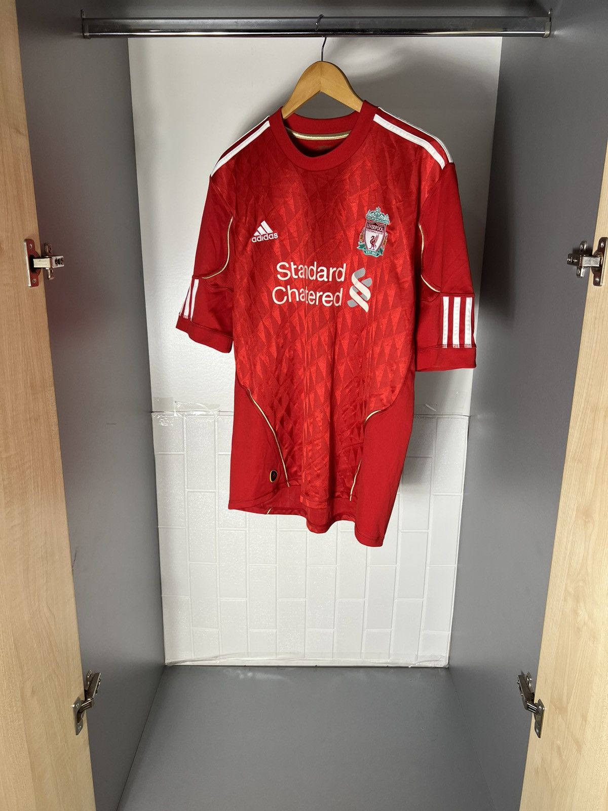 Adidas VINTAGE ADIDAS FC LIVERPOOL ENGLAND SOCCER JERSEY RETRO Y2K Size US L / EU 52-54 / 3 - 2 Thumbnail