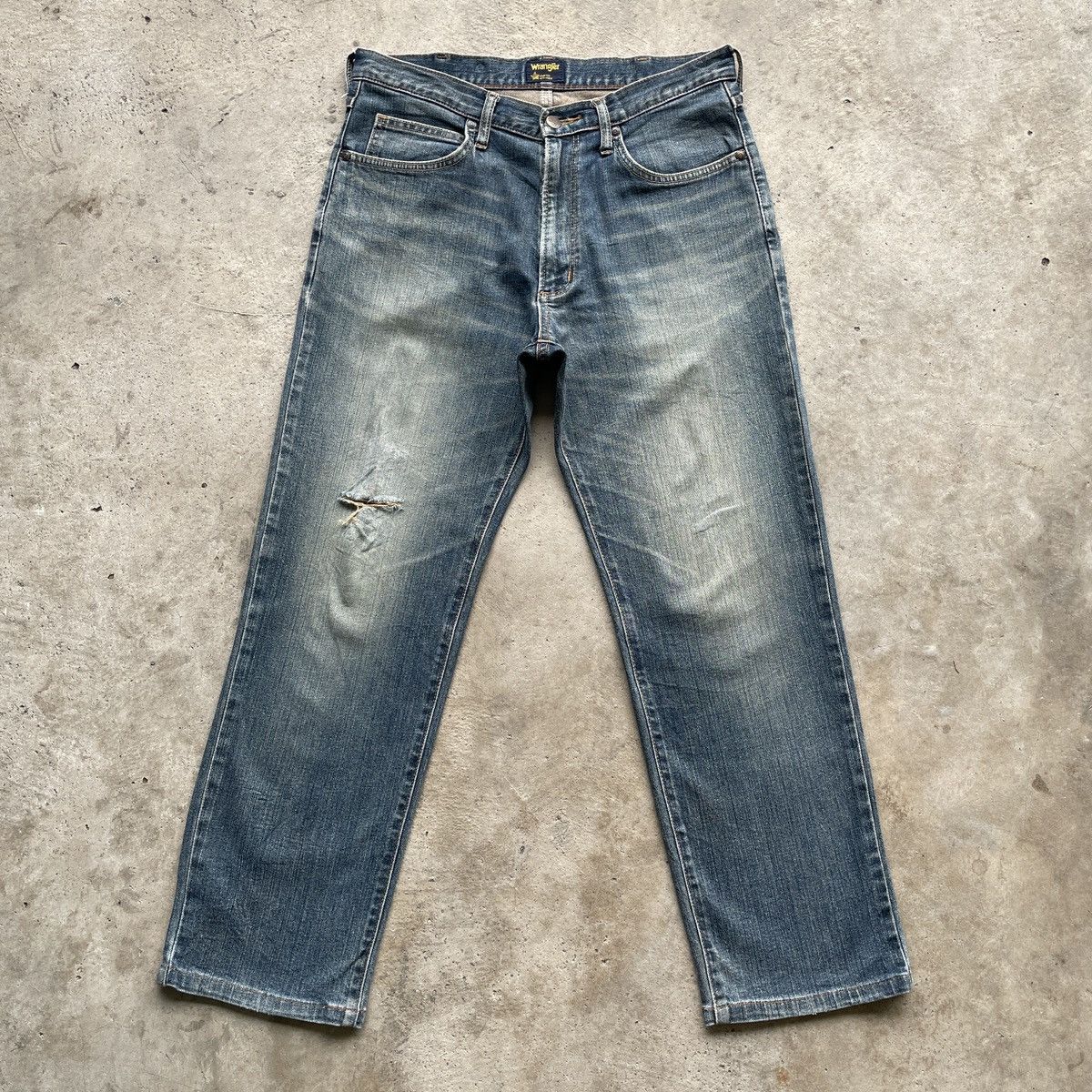 Jean × Vintage × Wrangler Vintage Faded Wrangler Denim Jeans Distressed Pamts W31 Size US 31 - 1 Thumbnail