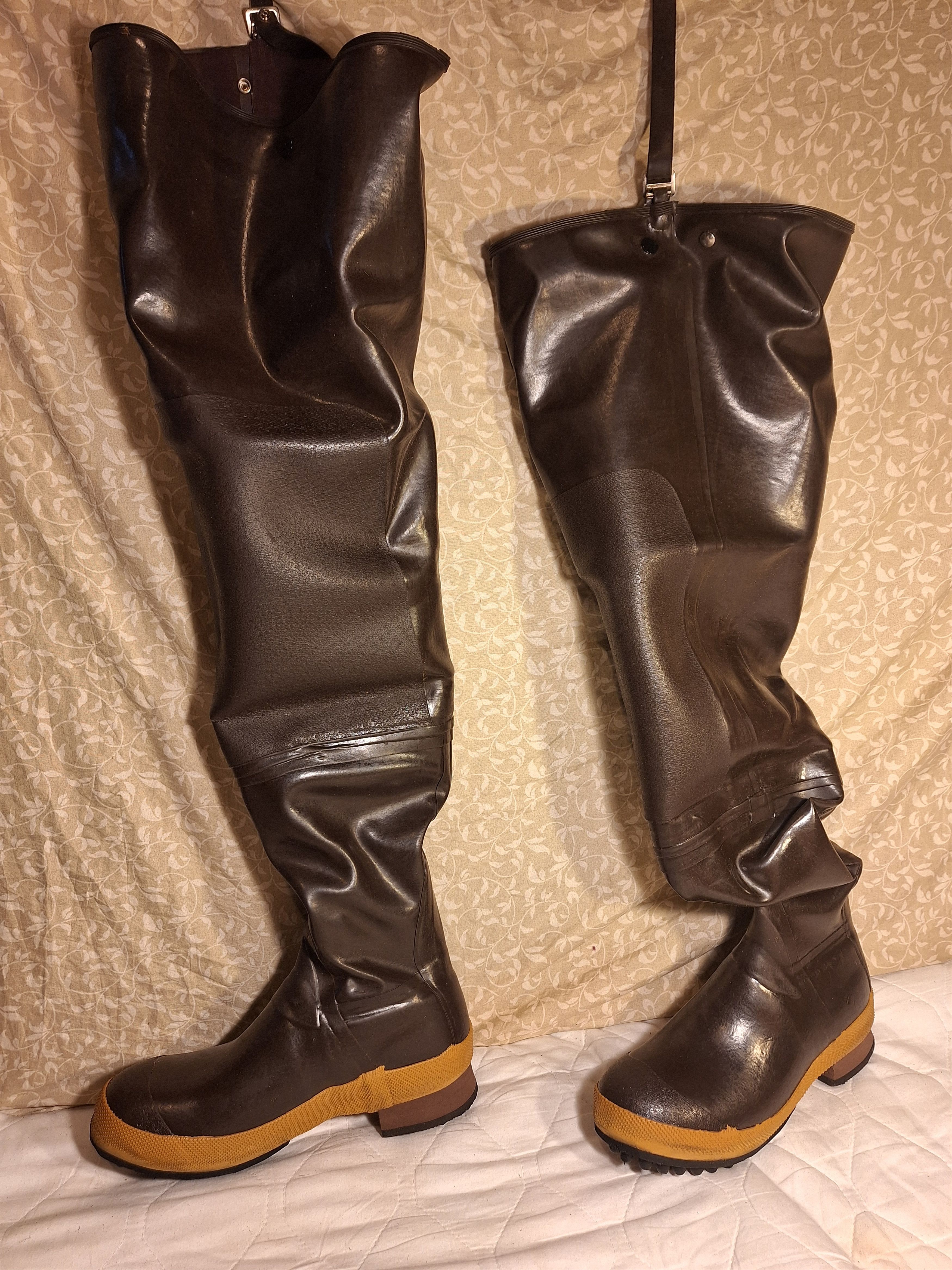 Other Grizzly Boot Co Waders with Claws Size US 10 / EU 43 - 2 Thumbnail