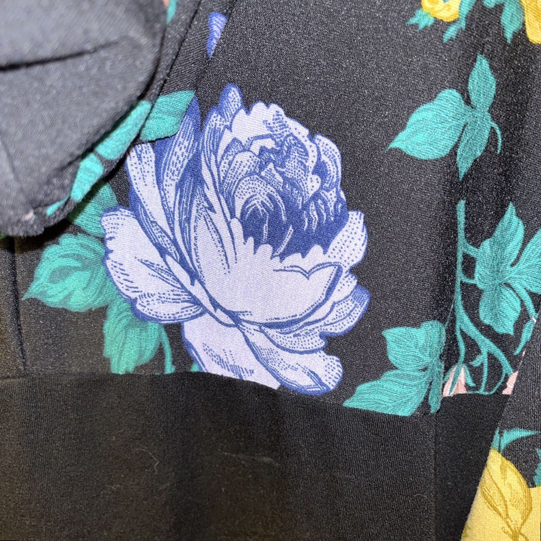 Vintage LuLaRoe Hoodie Large Black Floral Print Pullover Sweatshirt Women Hooded Jersey Polyester Pullover Size L / US 10 / IT 46 - 6 Thumbnail