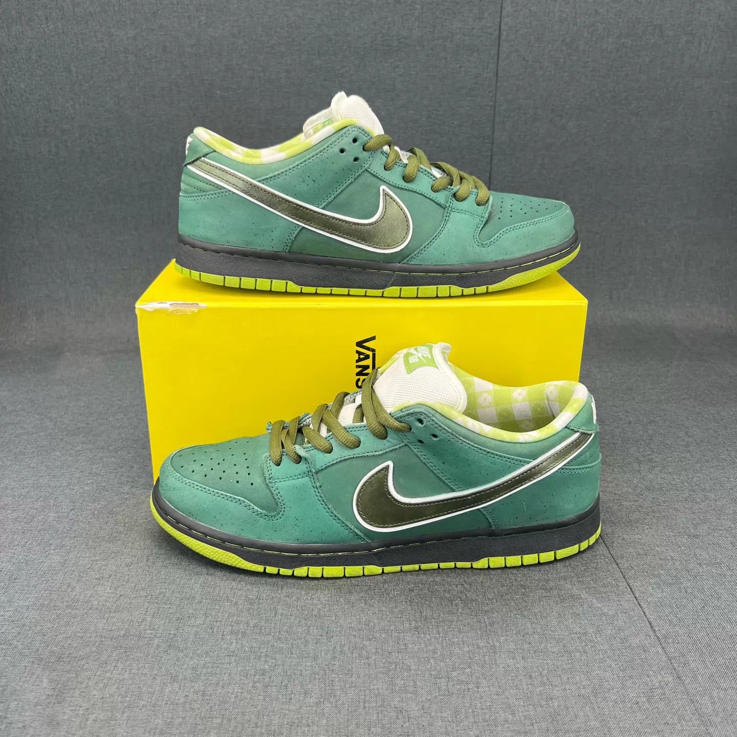 Nike Nike Dunk SB Low Green Lobster 45.5 Original Box Size US 12.5 / EU 45-46 - 2 Thumbnail