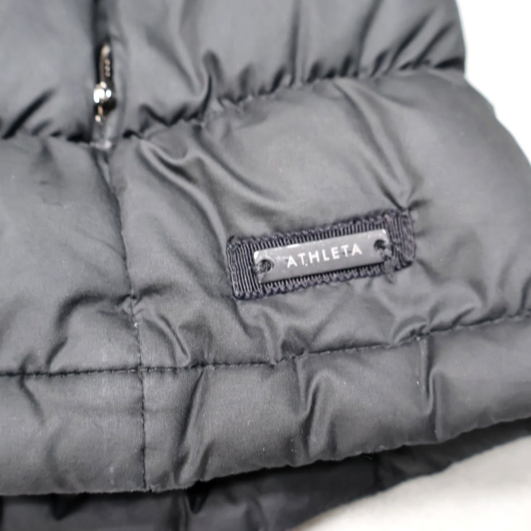 Athleta Athleta Down Vest Womens Small Black Stratus Puff Insulated Full Zip Quilted Vest Size S / US 4 / IT 40 - 2 Thumbnail
