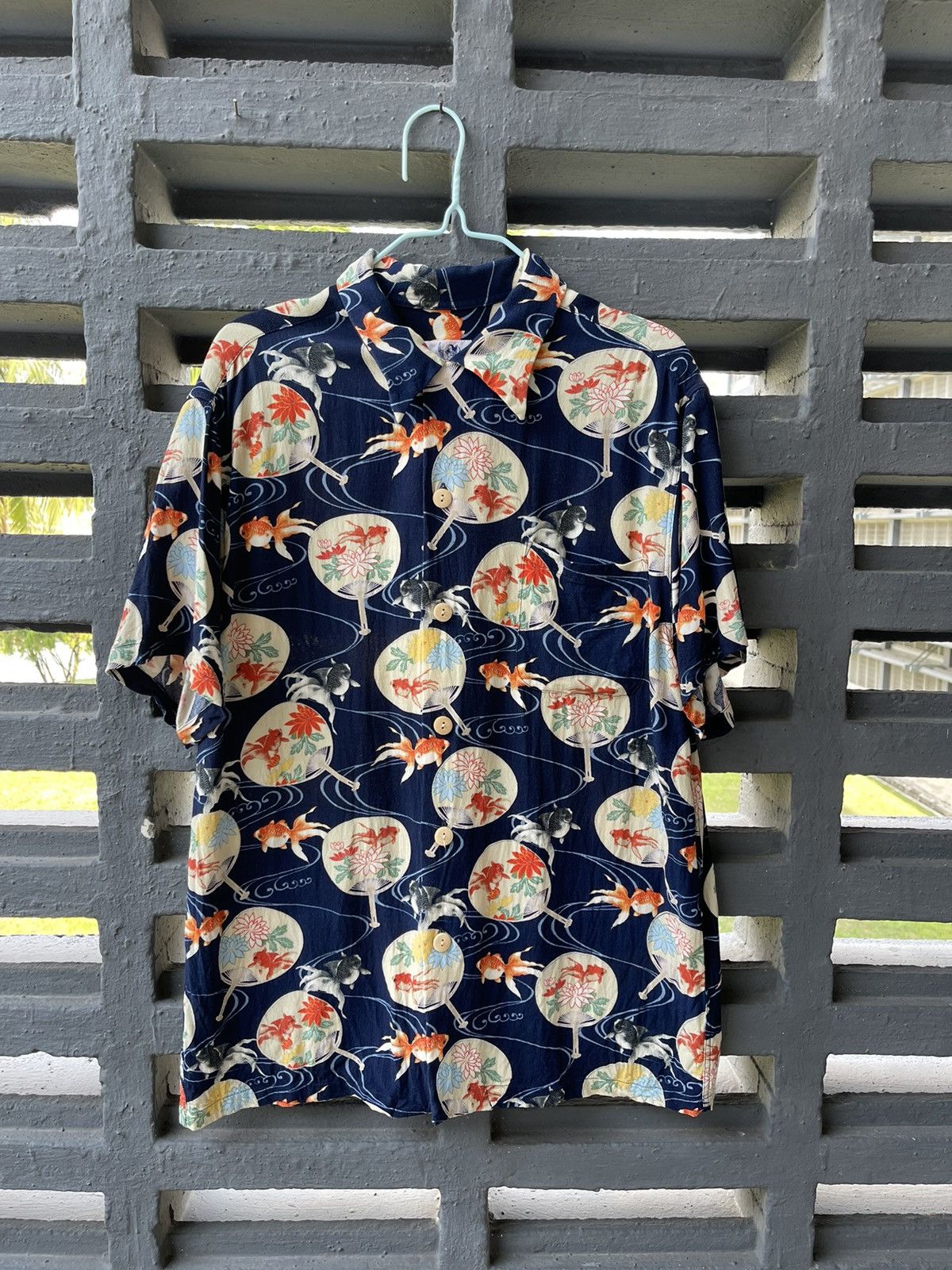 Vintage Vintage Oniwa soto Gold fish hawaiian shirt 📸 Size US L / EU 52-54 / 3 - 1 Thumbnail