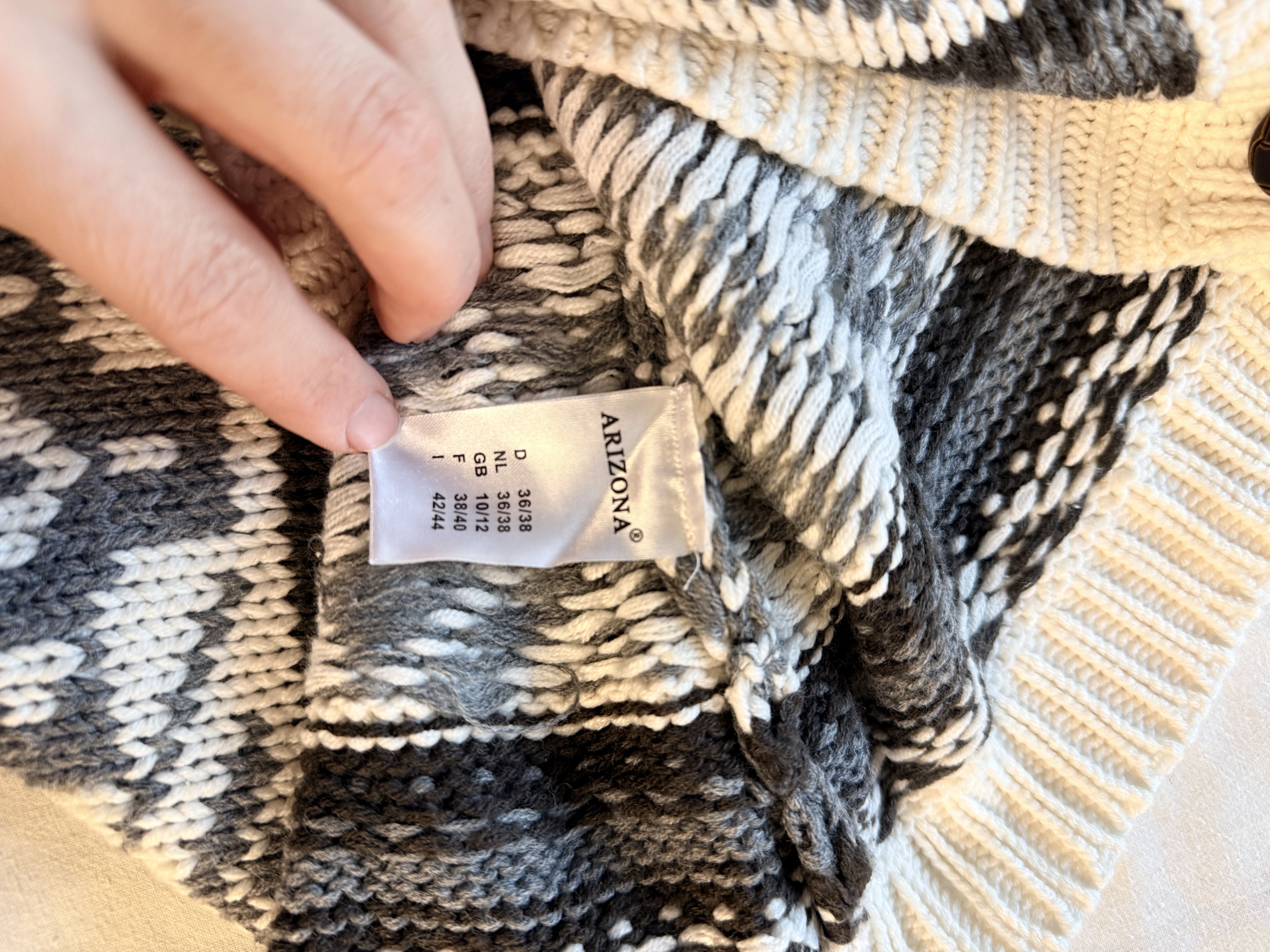 Arizona Jean Co. Aztec Print Cardigan – Arizona Knit Size S / US 4 / IT 40 - 5 Thumbnail