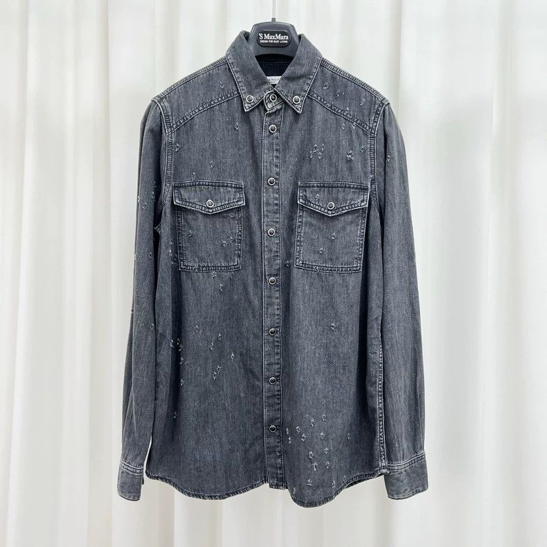 Givenchy givenchy distressed denim button-up shirt-dmc Size US S / EU 44-46 / 1 - 1 Thumbnail