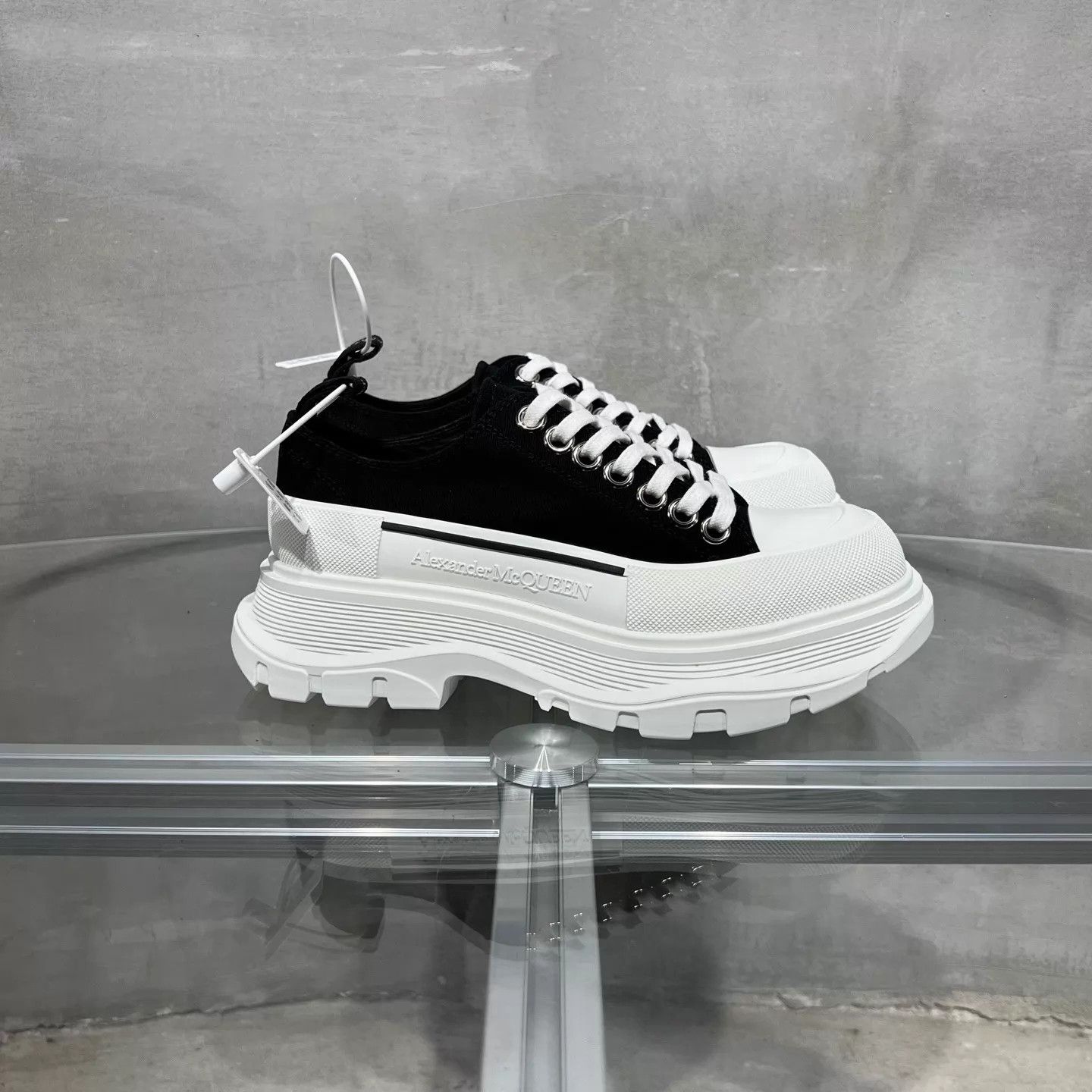 Alexander McQueen Alexander McQueen black/white Martin boots 35.5 wmn Size US 5 / IT 35 - 4 Thumbnail