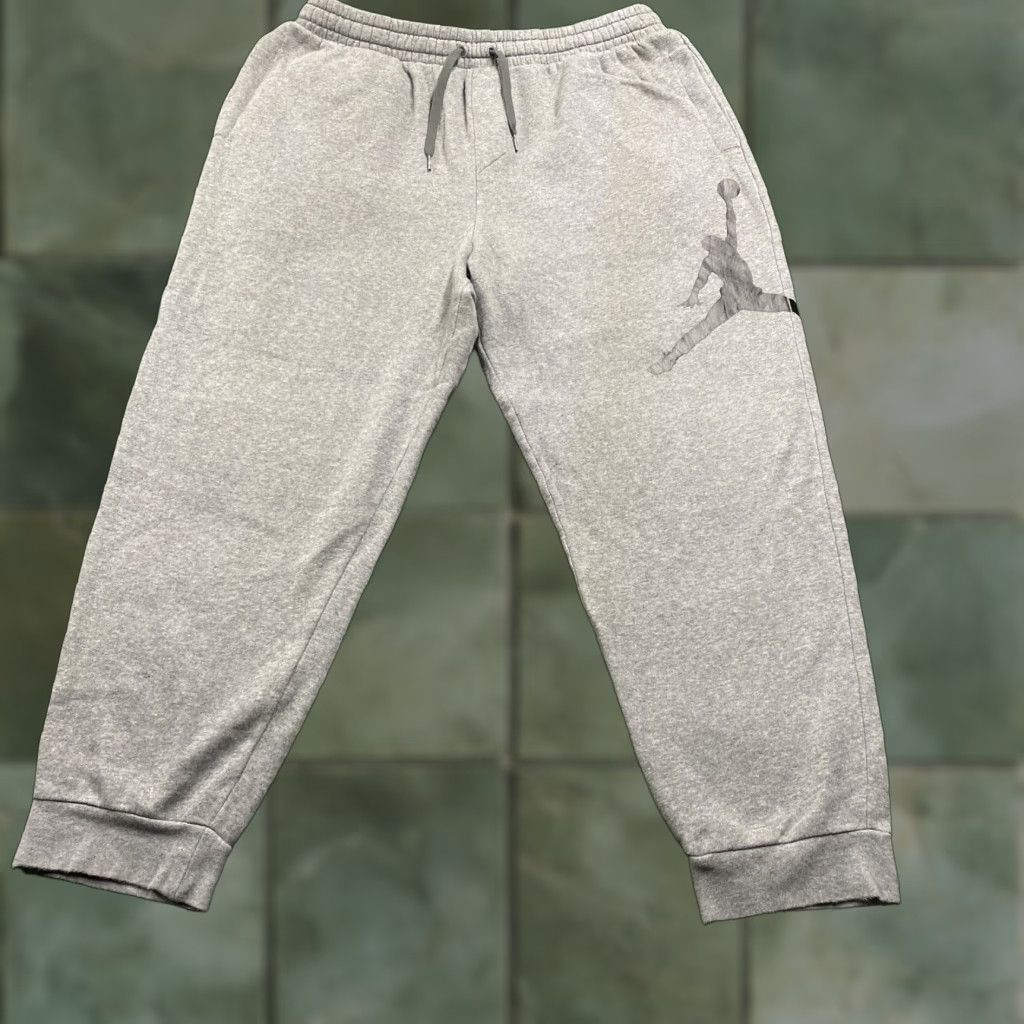 Jordan Brand VINTAGE Jordan Sweatpants Mens XL Gray Y2K Baggy Track Pants Joggers FITS 36x28 Size US 36 / EU 52 - 1 Thumbnail