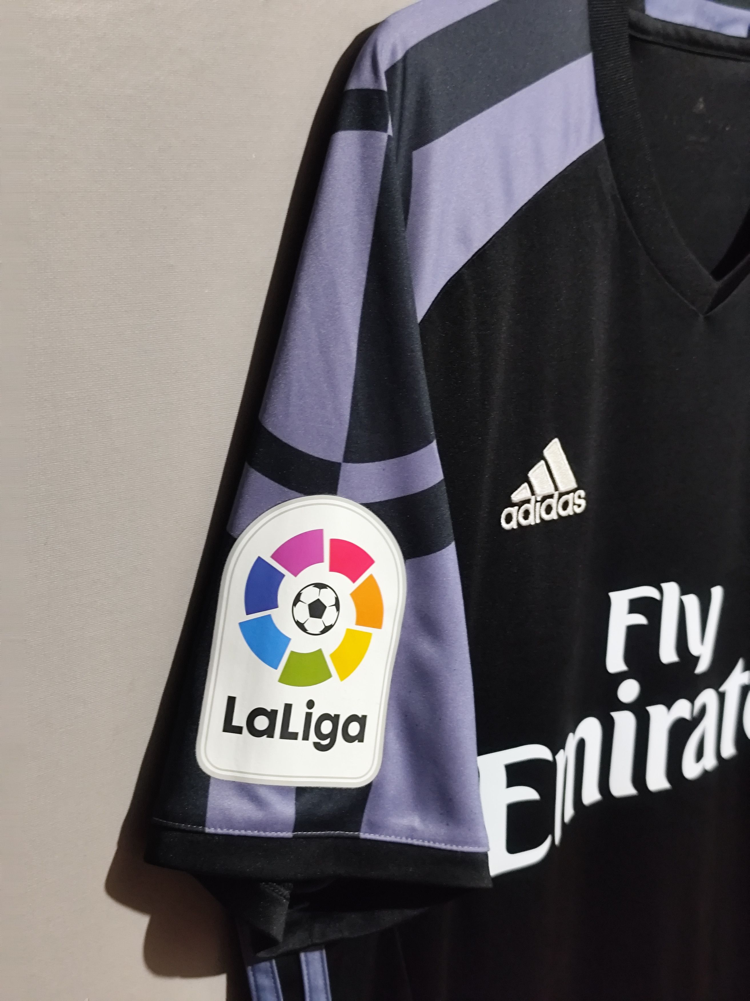 Adidas Adidas x 2016/17 Real Madrid #8 Kroos Third Jersey Size US M / EU 48-50 / 2 - 12 Thumbnail