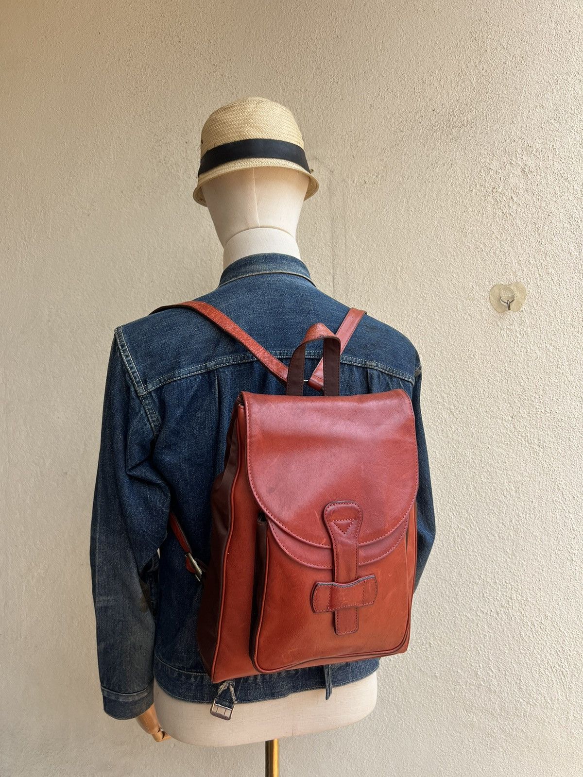 Leather Vintage Dakota Japan Distressed Patina Leather Backpack Bag Size ONE SIZE - 1 Thumbnail