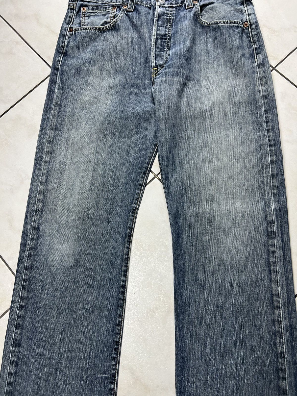 Levi's Vintage Levi’s 501 straigth leg button-fly washed y2k jeans Size US 34 / EU 50 - 4 Thumbnail