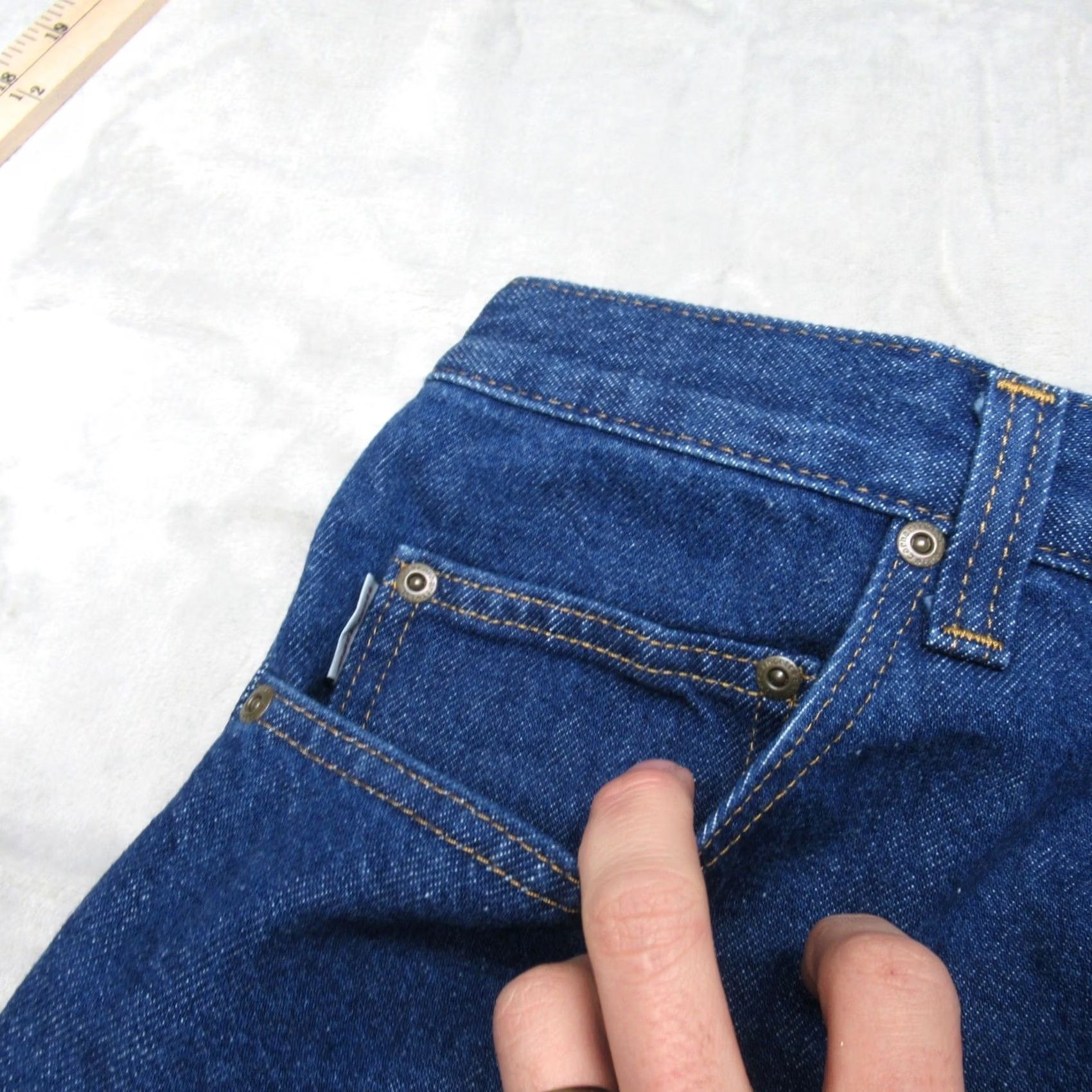 Carhartt VINTAGE Carhartt Jeans Mens 36x30 Medium Wash Denim Rugged Relaxed Fit Wide Leg Work NEW Size US 36 / EU 52 - 7 Thumbnail