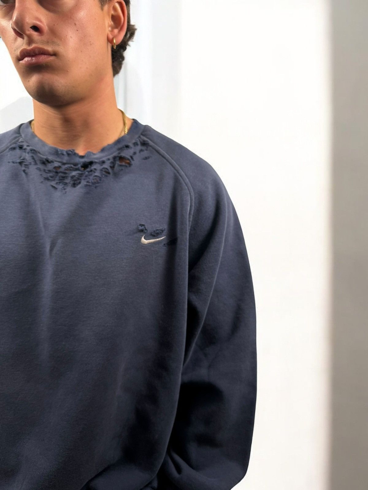 Vintage Vintage Thrashed Nike Sweater Size US XL / EU 56 / 4 - 1 Thumbnail