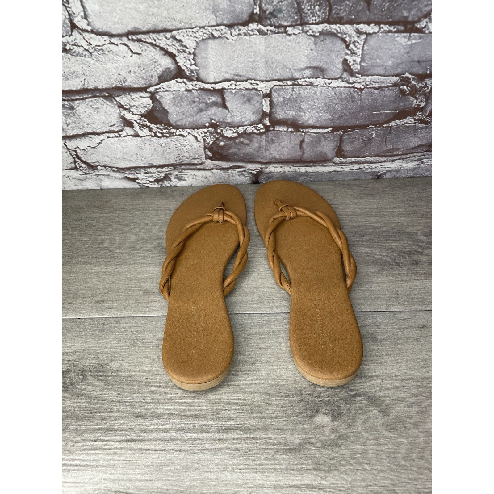 Saks Fifth Avenue Saks Fifth Avenue Italy Brown Leather Thong Slides Sandals W Size US 9 / IT 39 - 5 Thumbnail