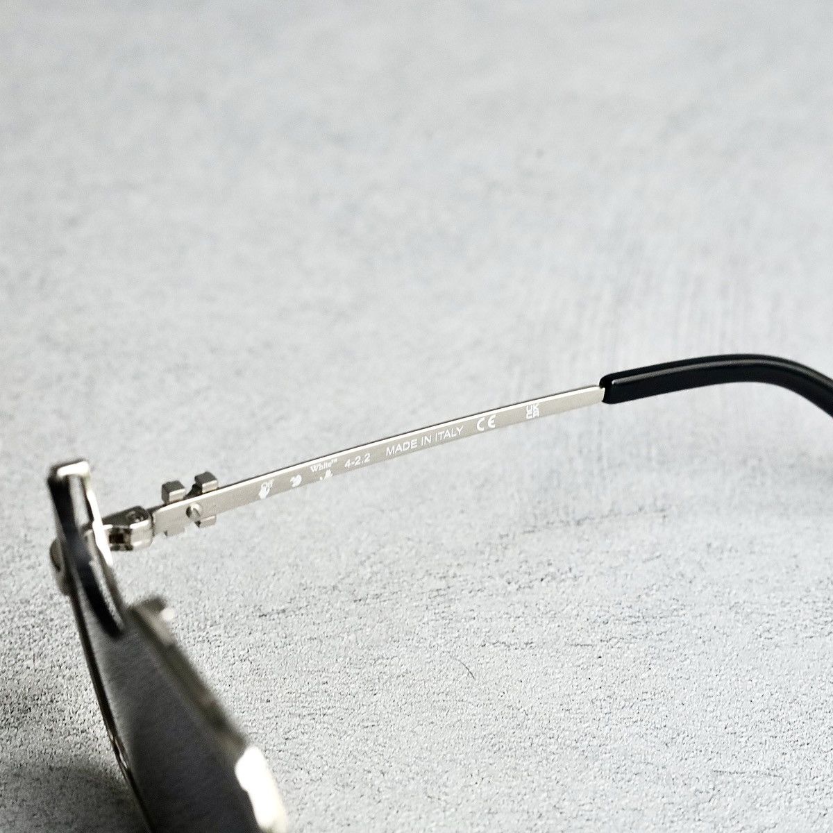 OFF WHITE SALVADOR GLASSES