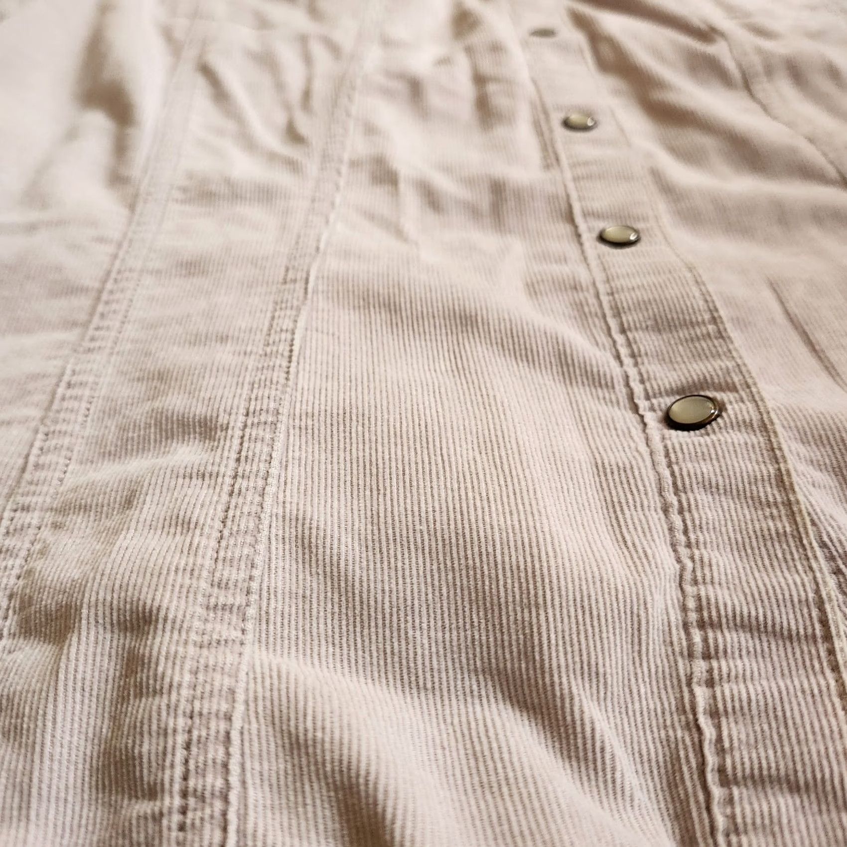 Gloria Vanderbilt Gloria Vanderbilt Button-Up Beige Pockets - Size L - Women - Long Sleeve - 100% Cotton - Regular Fit - Solid - Collared - Button Closure Size L / US 10 / IT 46 - 5 Thumbnail
