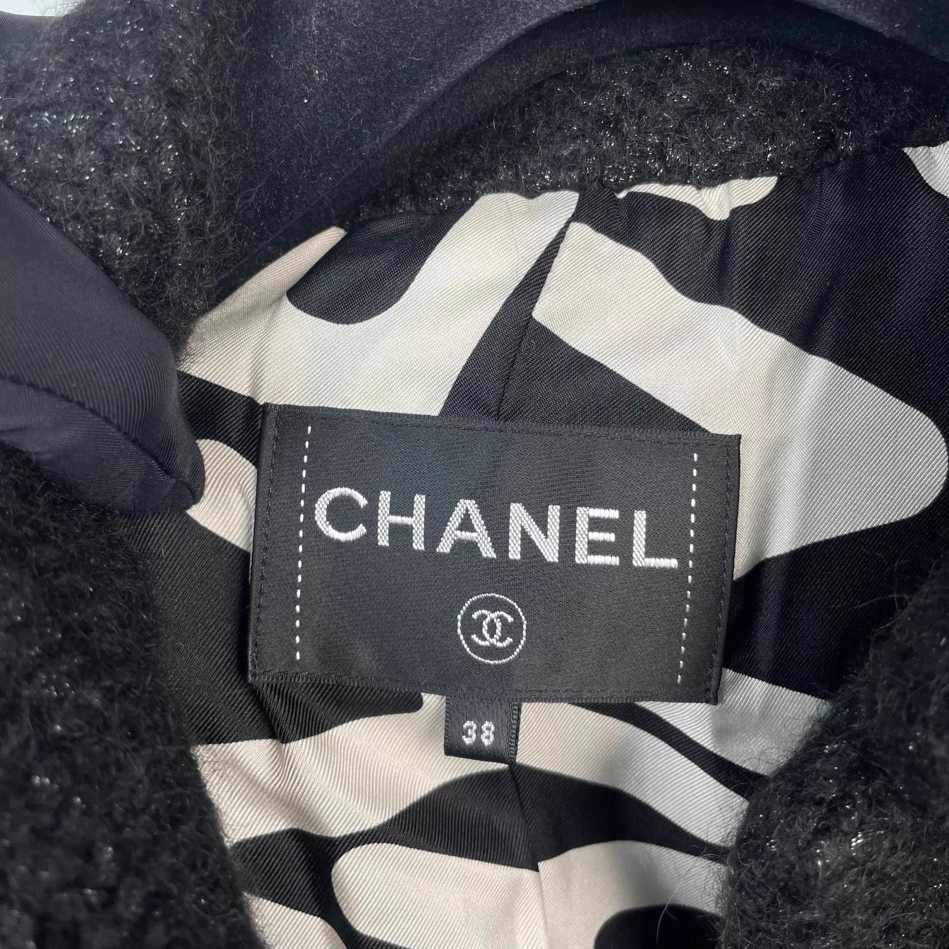 Chanel Chanel 21B Black Hooded Preppy Wool Horn Button Jacket 38 Size S / US 4 / IT 40 - 3 Thumbnail