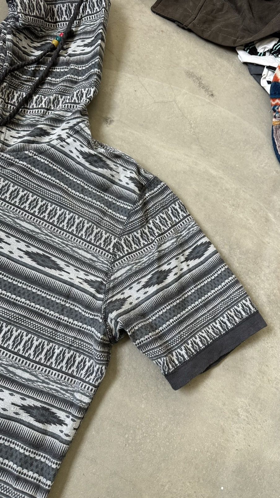 Japanese Brand SORRIDERE SHORT SLEEVE AZTEC HOODIE Size US M / EU 48-50 / 2 - 5 Thumbnail