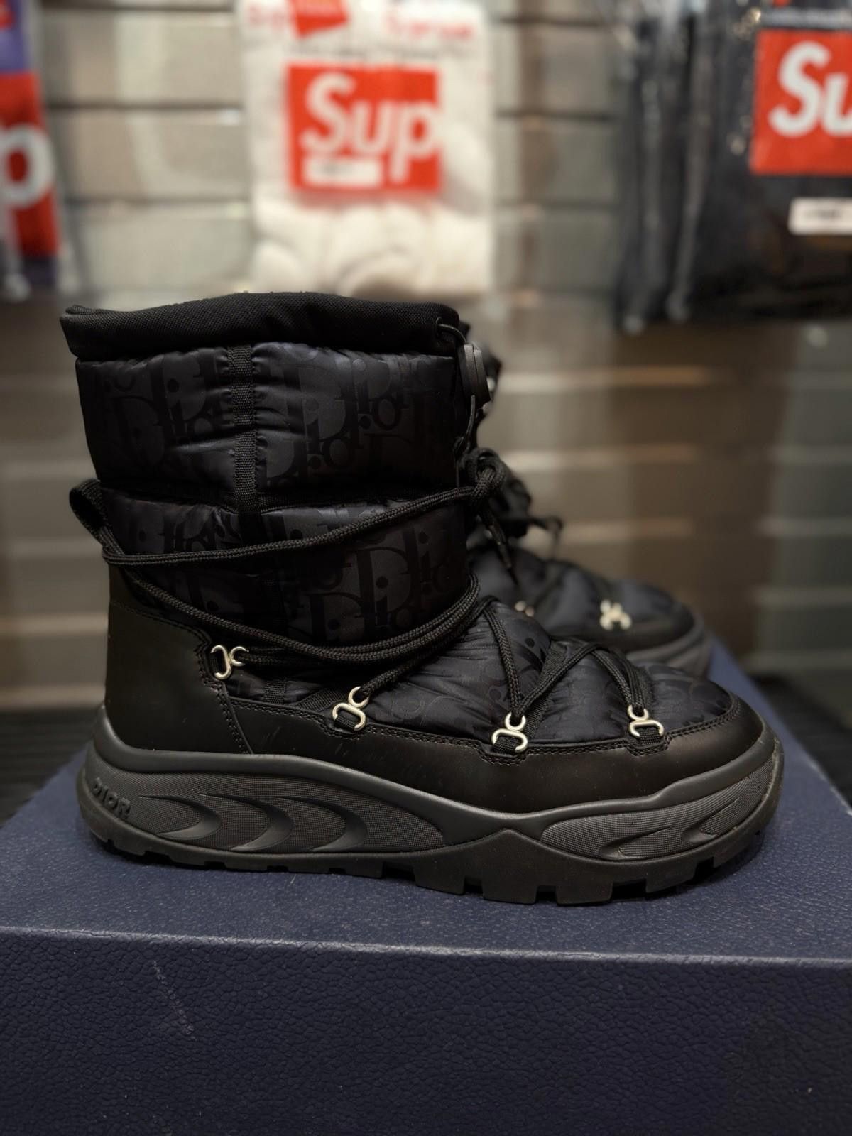Dior Size 41EU/8US Dior Snow Ankle Boots Black $1550 Retail Size US 8 / EU 41 - 1 Thumbnail