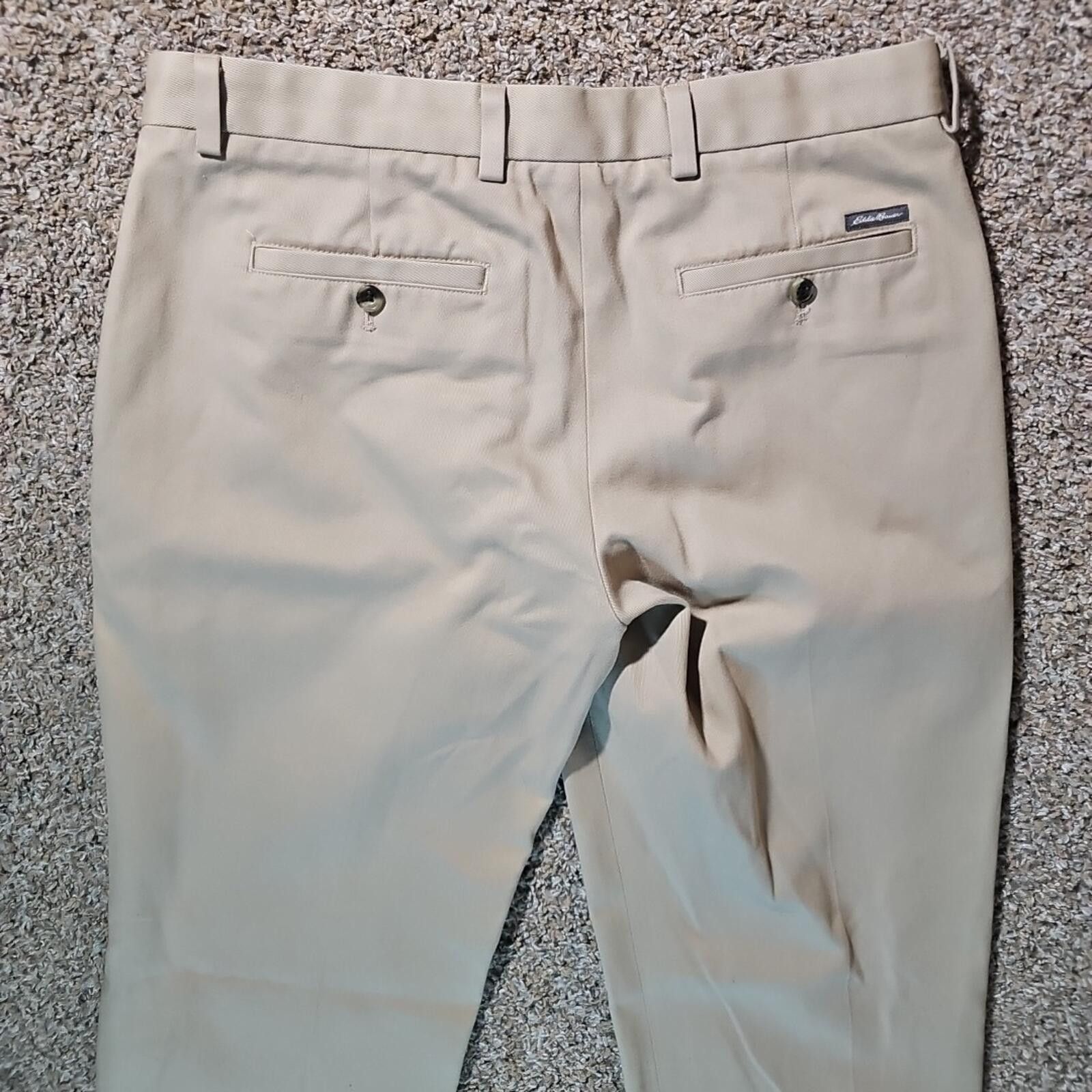 Eddie Bauer Eddie Bauer Wrinkle Free Relaxed Fit 34 Khakis Size US 34 / EU 50 - 6 Thumbnail